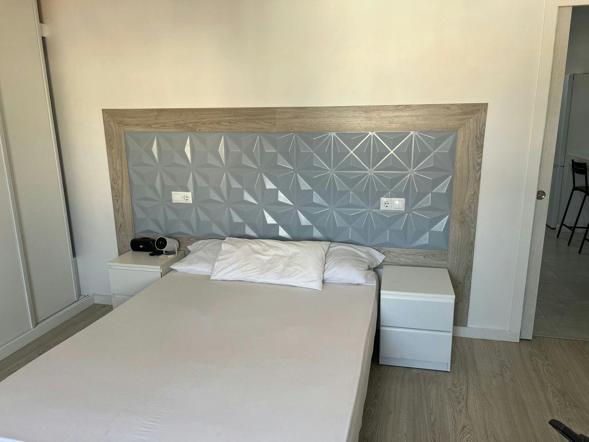 Private room for rent for €325 per month in Burjassot, Carrer Colom