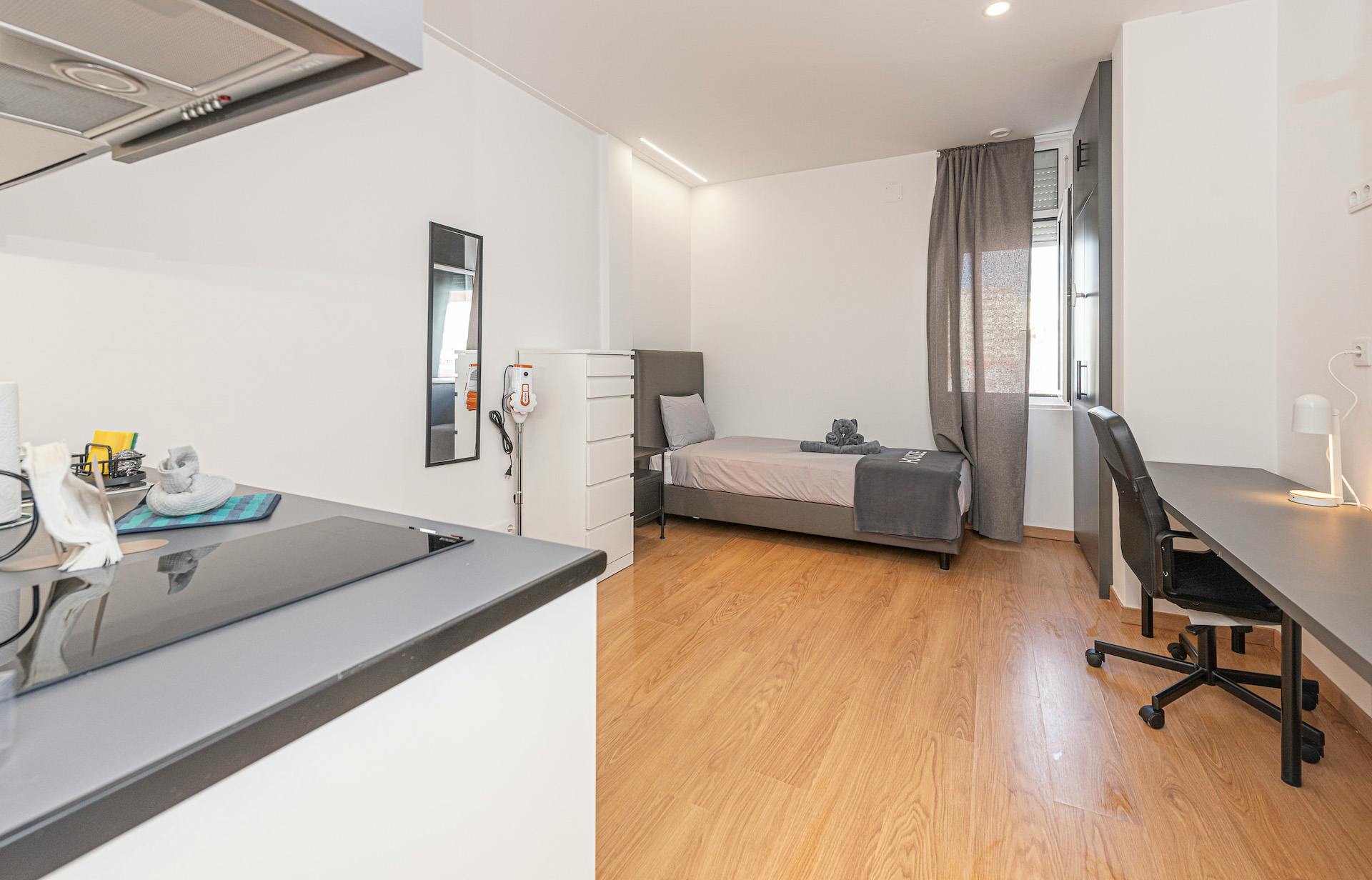Studio for rent for €698 per month in Lisbon, Alameda das Linhas de Torres
