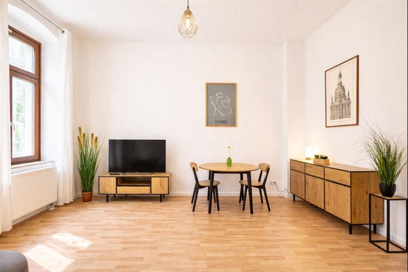 Wohnung zu mieten für 1.700 € pro Monat in Dresden, Louisenstraße