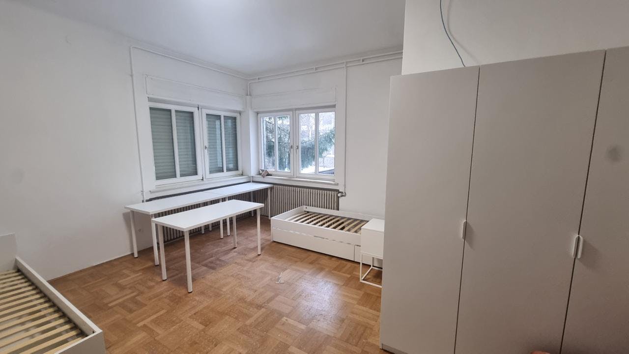 Double room Ljubljana, 1 bed, 22m² — photo 9