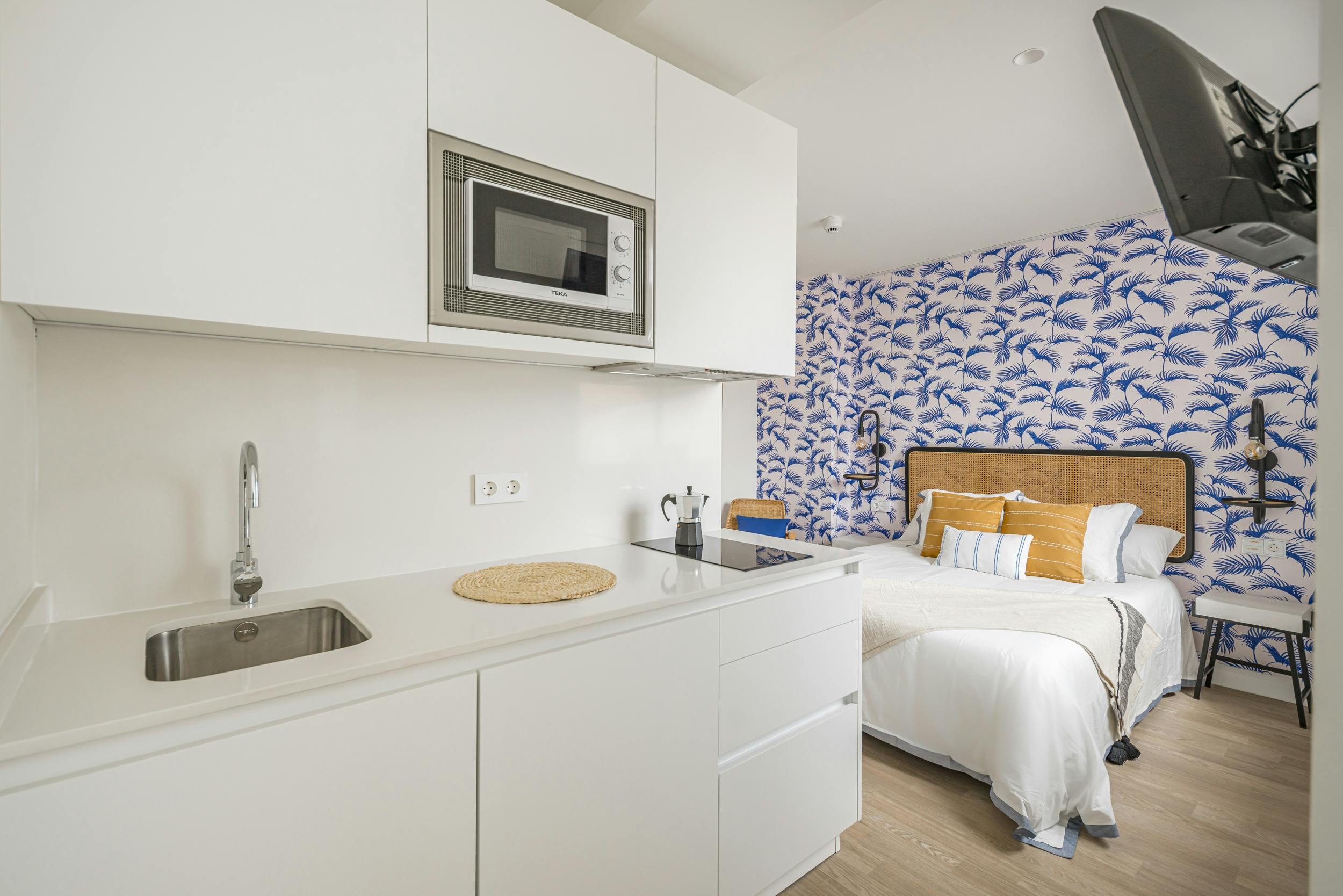 Private room for rent for €1,599 per month in Málaga, Calle Postigo de San Juan