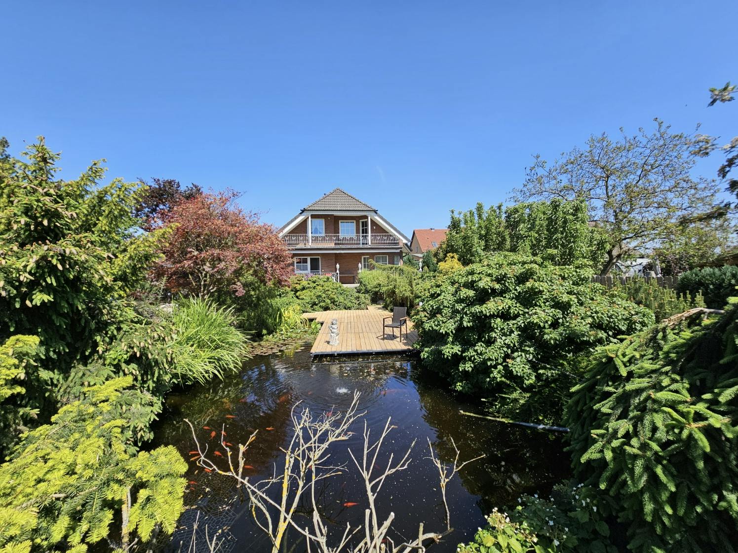 House for rent for €5,900 per month in Neuenhagen, Wormser Straße