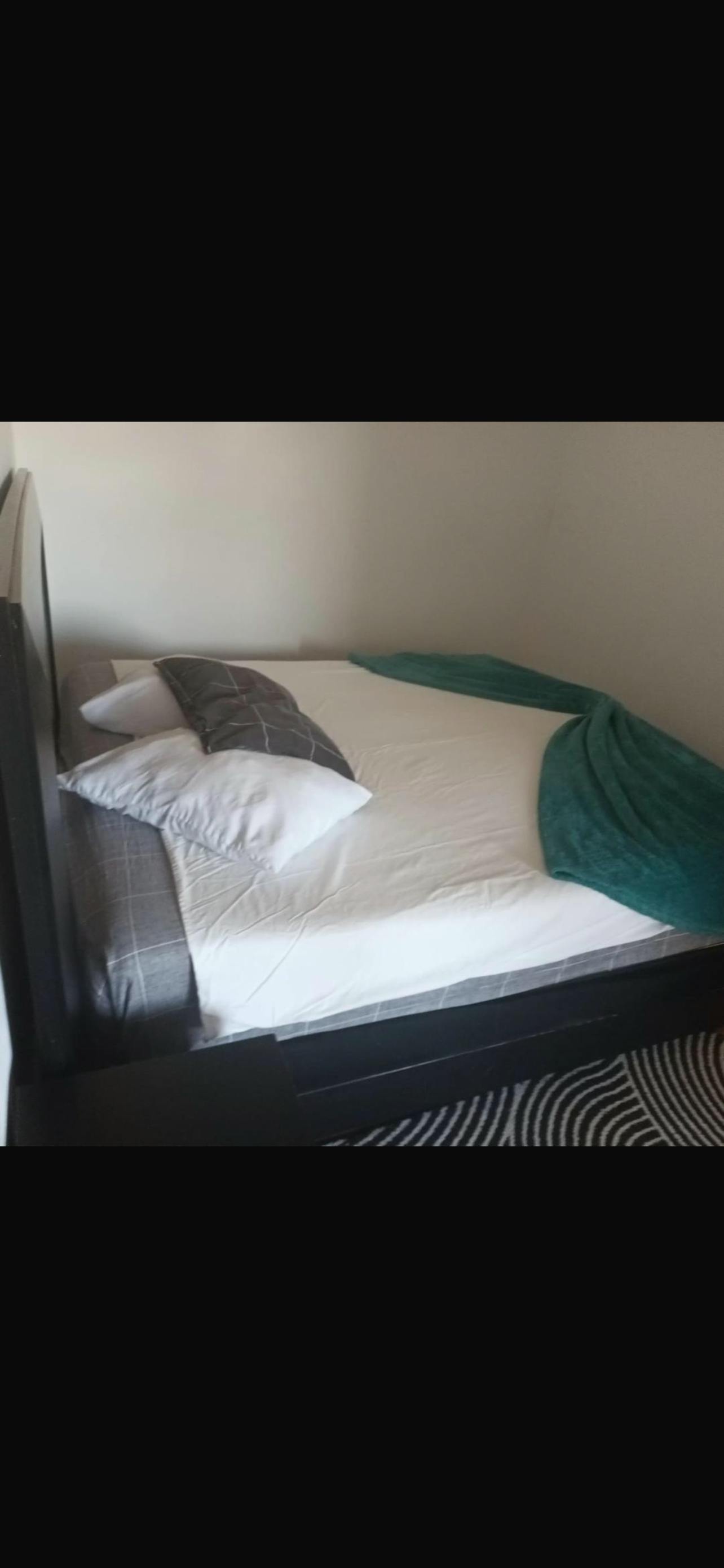 公寓 正在以 €800 的月租出租，其位于 Amadora, Rua Professor Doutor Egas Moniz