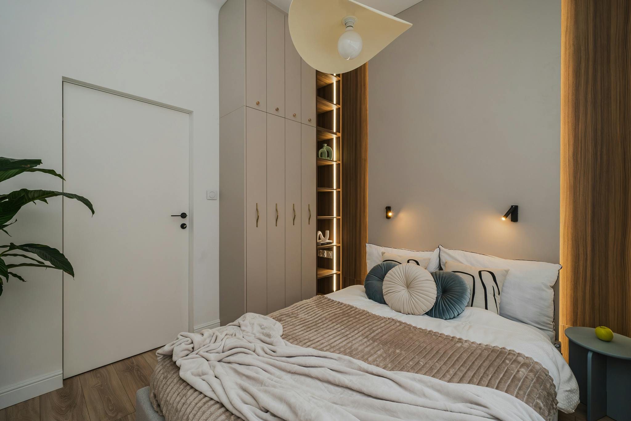 Kredytowa, Warsaw preview