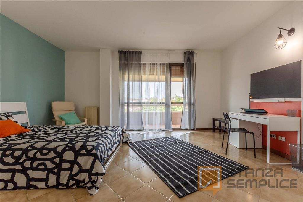 Private room for rent for €650 per month in Pisa, Via Benedetto Croce