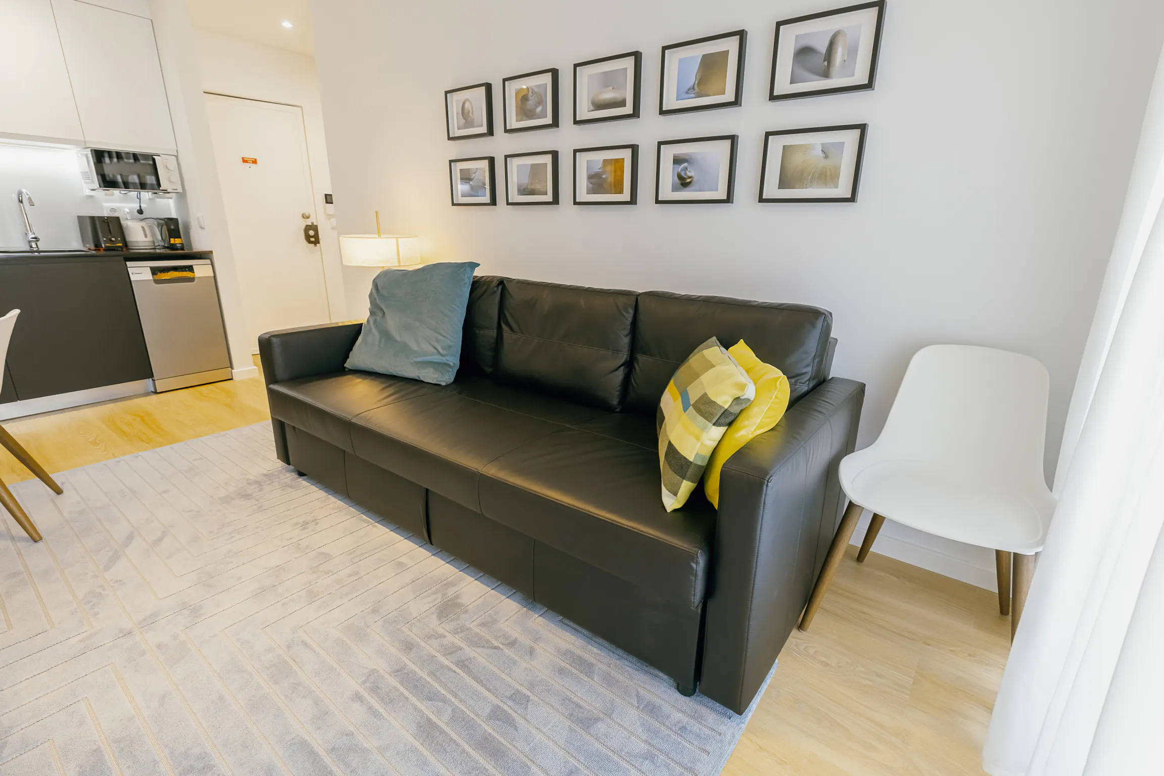 1-Bedroom Apartment in Rua de Rodolfo de Araújo, Porto (1683362) ROOM 1
