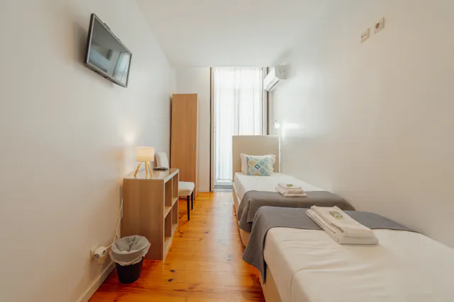 1-Bedroom Building in Rua de Santa Catarina, Porto (1683365) room image 2