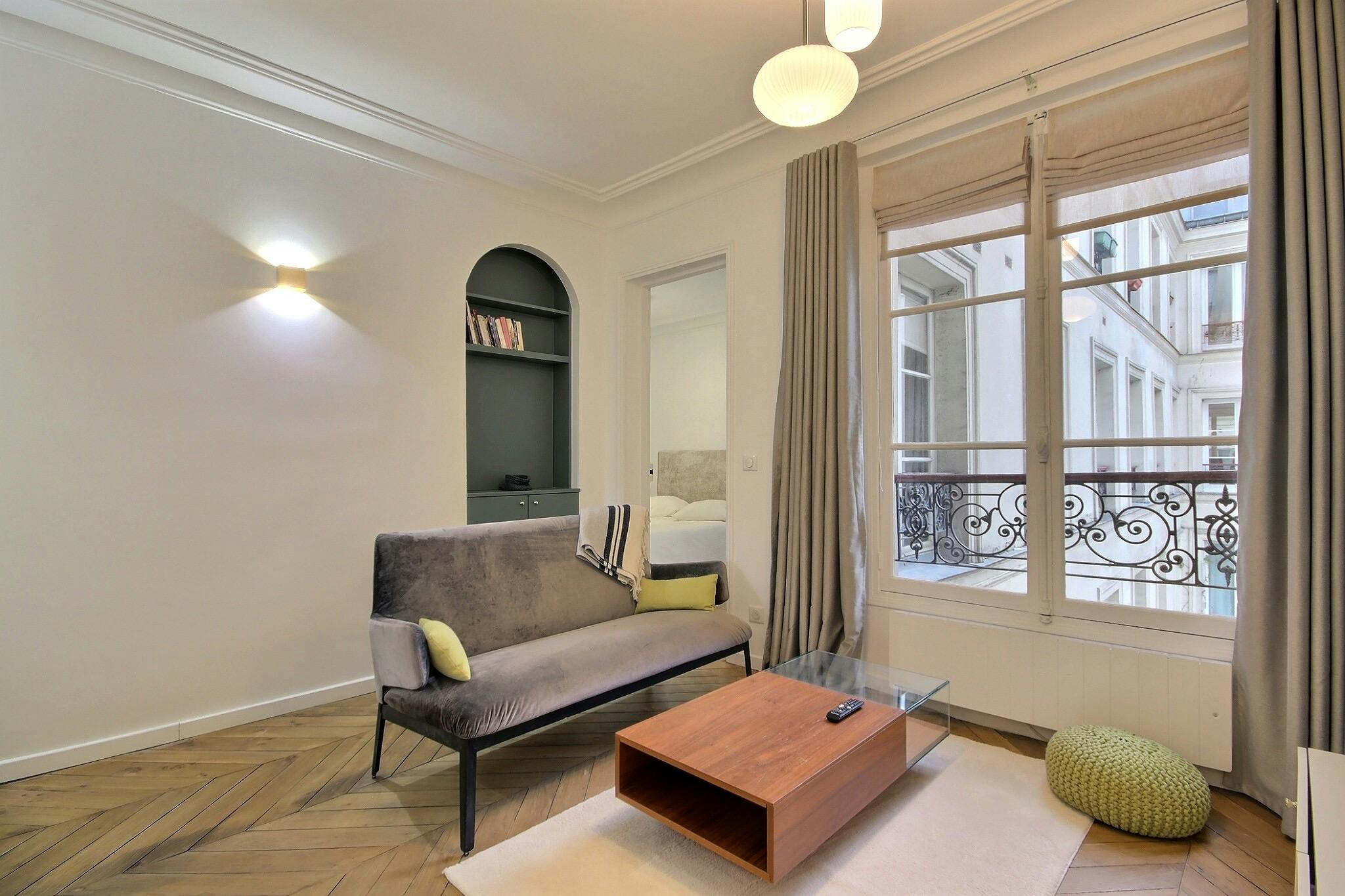 Apartment for rent for €1,782 per month in Paris, Boulevard de Magenta