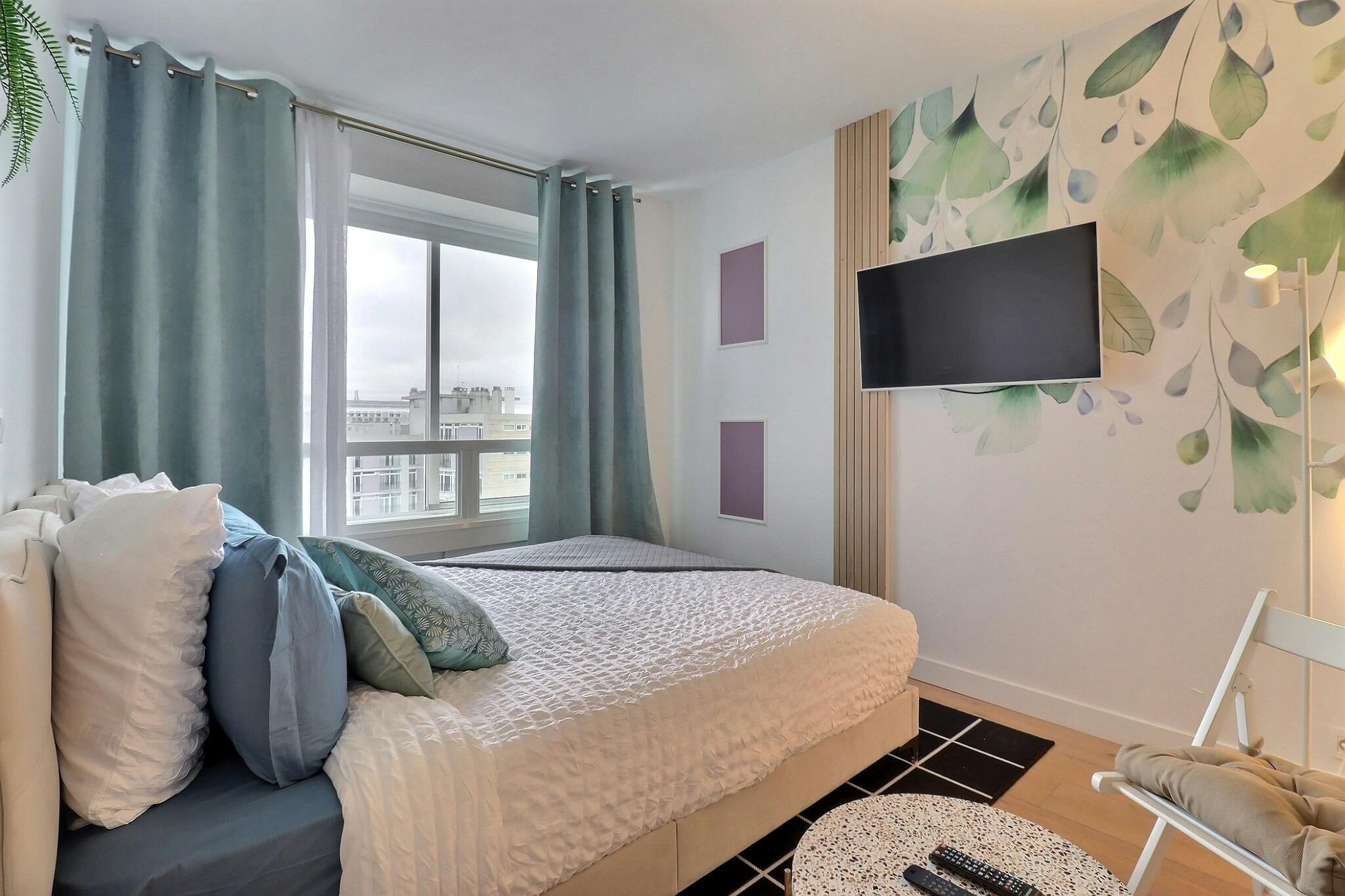 Quai de Grenelle, Paris preview