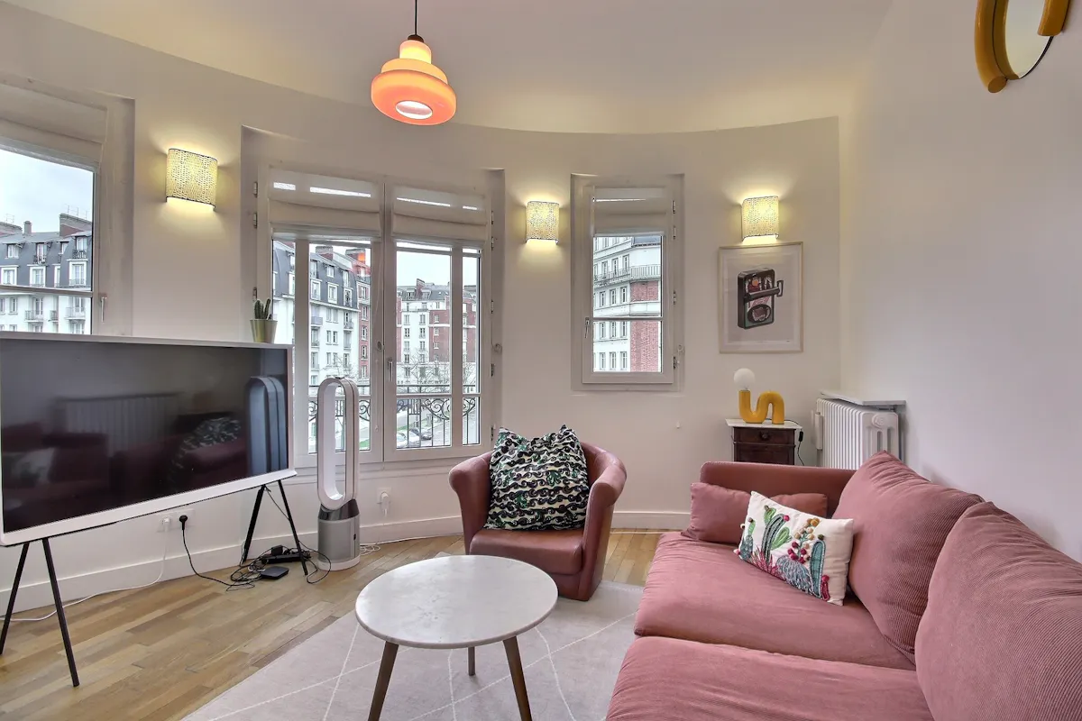 1-Bedroom Apartment in Boulevard Poniatowski, Paris (1683393) ROOM