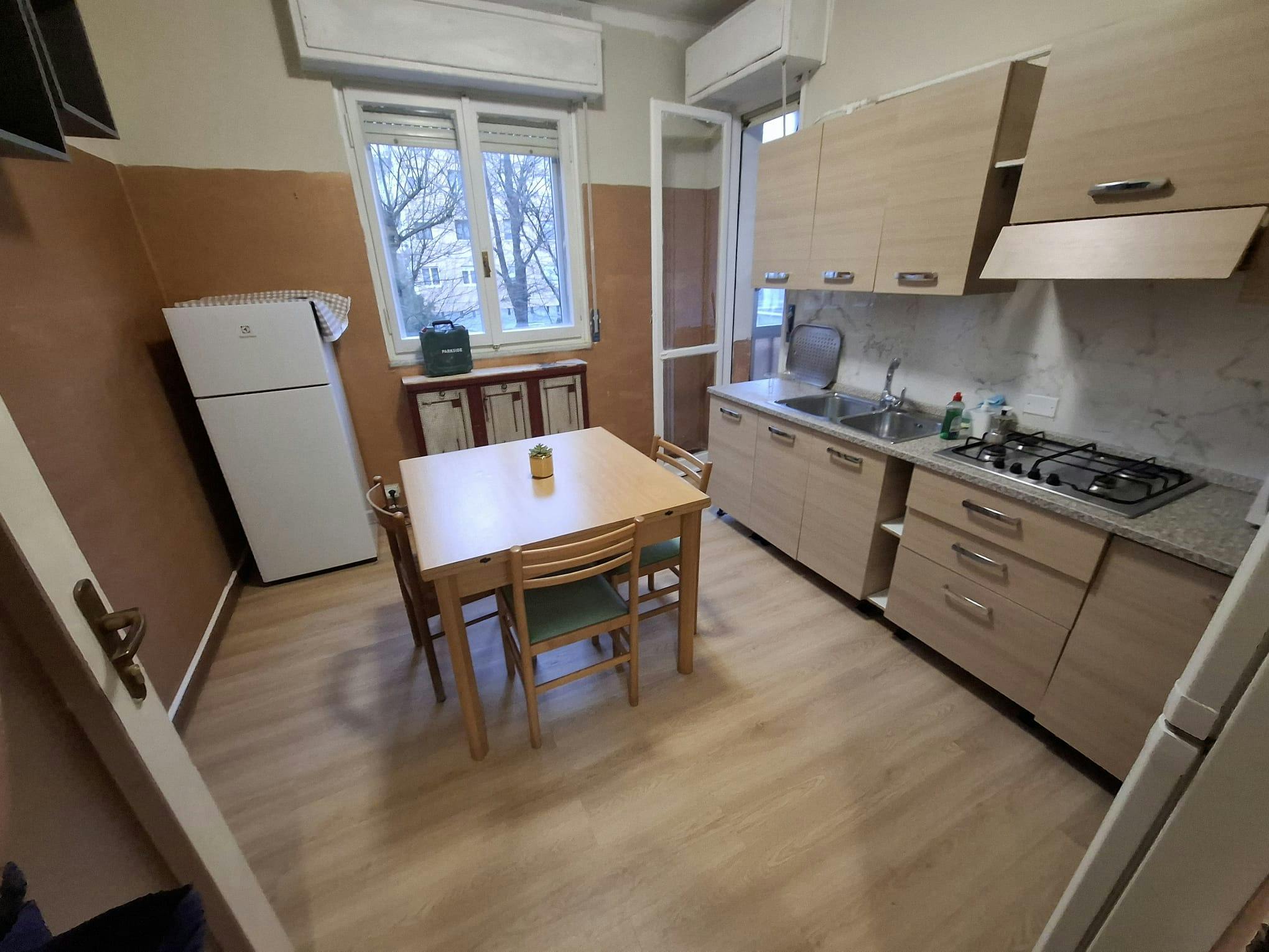 Privé kamer te huur voor € 650 per maand in Turin, Strada del Drosso