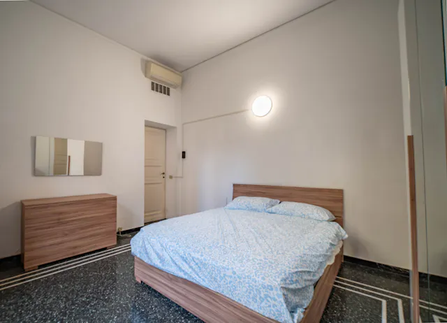 Private room in Corso Magenta, Genoa (1683440) room image 3