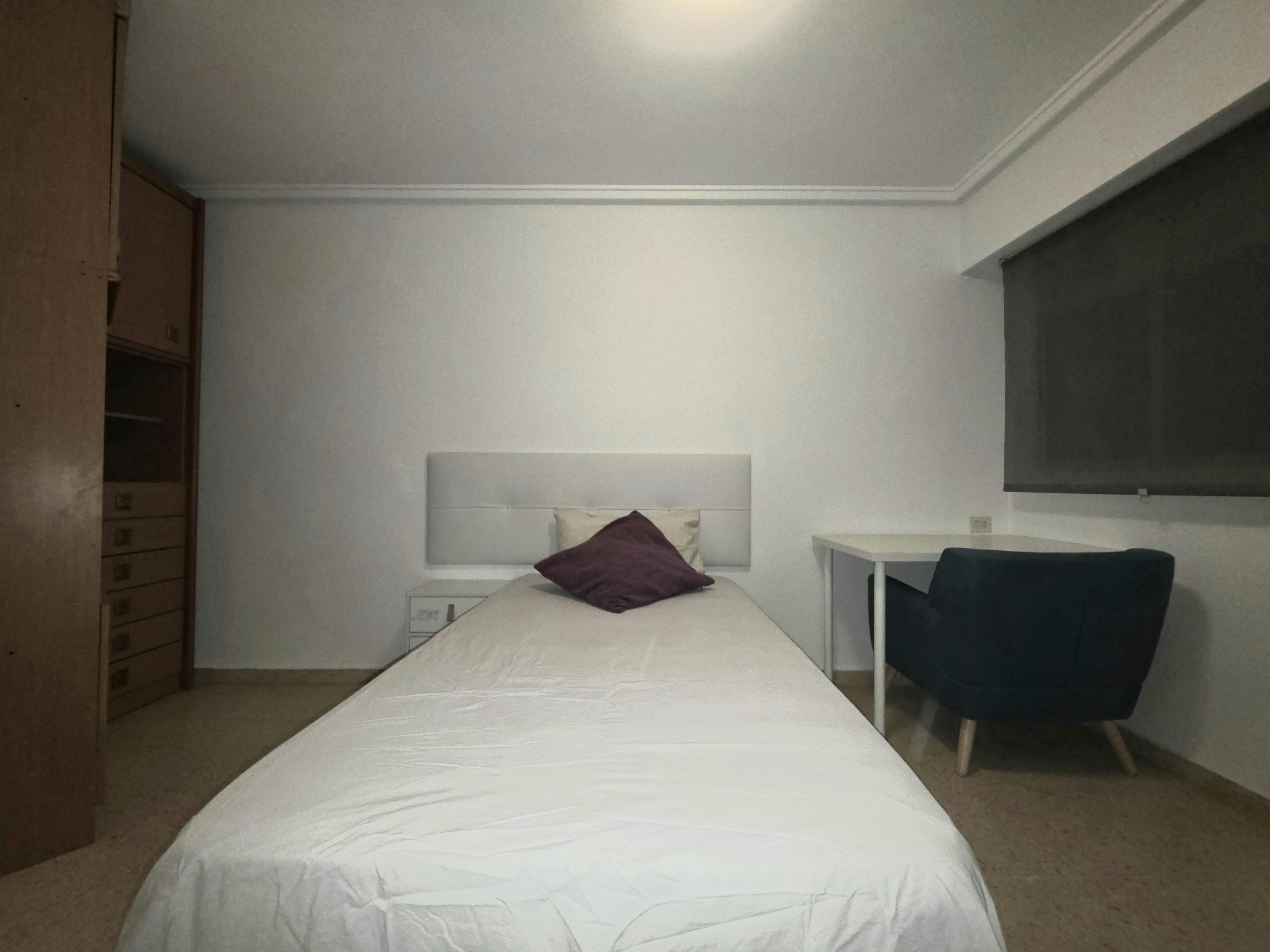 Single room El Perellonet, 1 bed, 12m² — photo 4