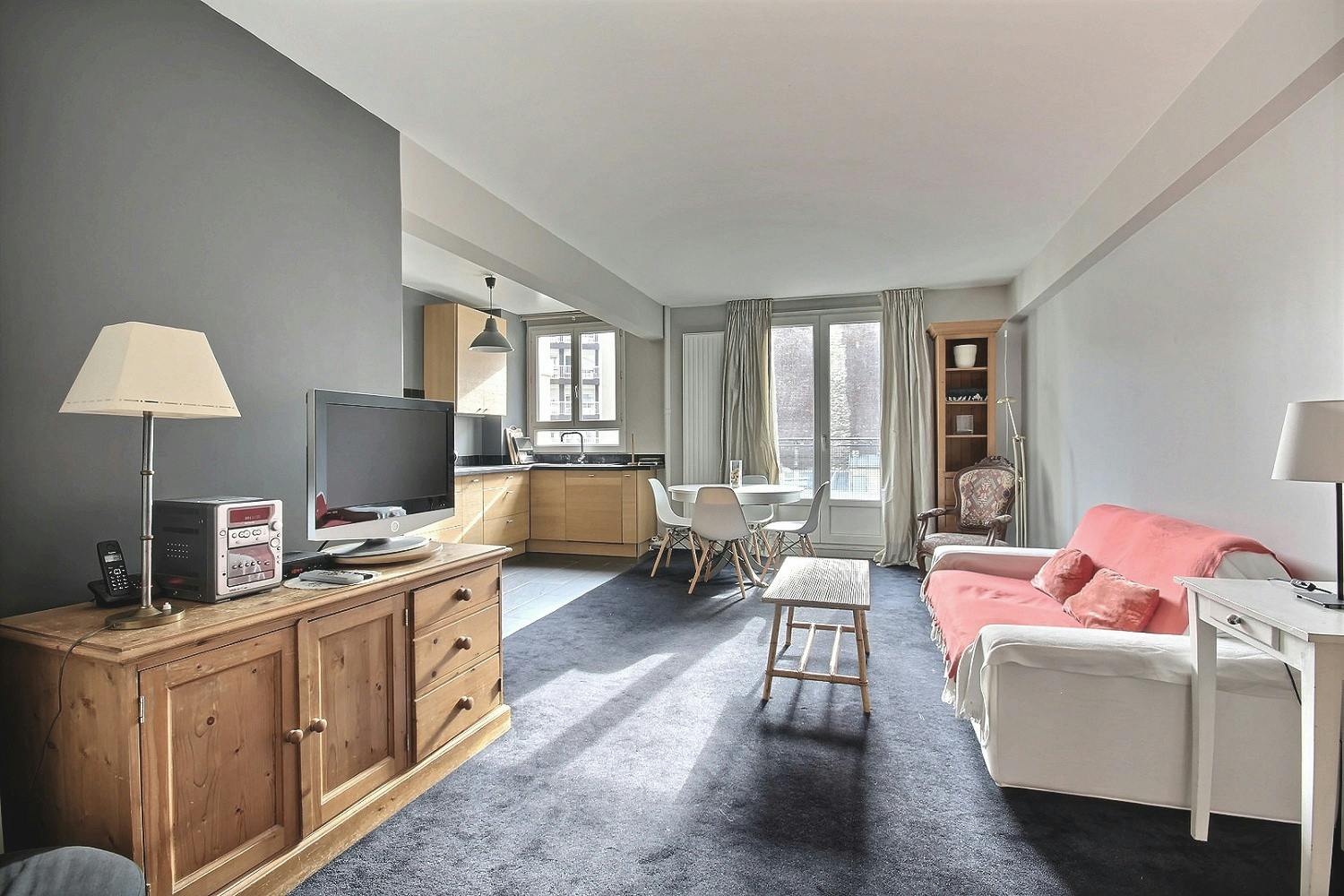 Apartment for rent for €3,392 per month in Paris, Avenue Félix Faure