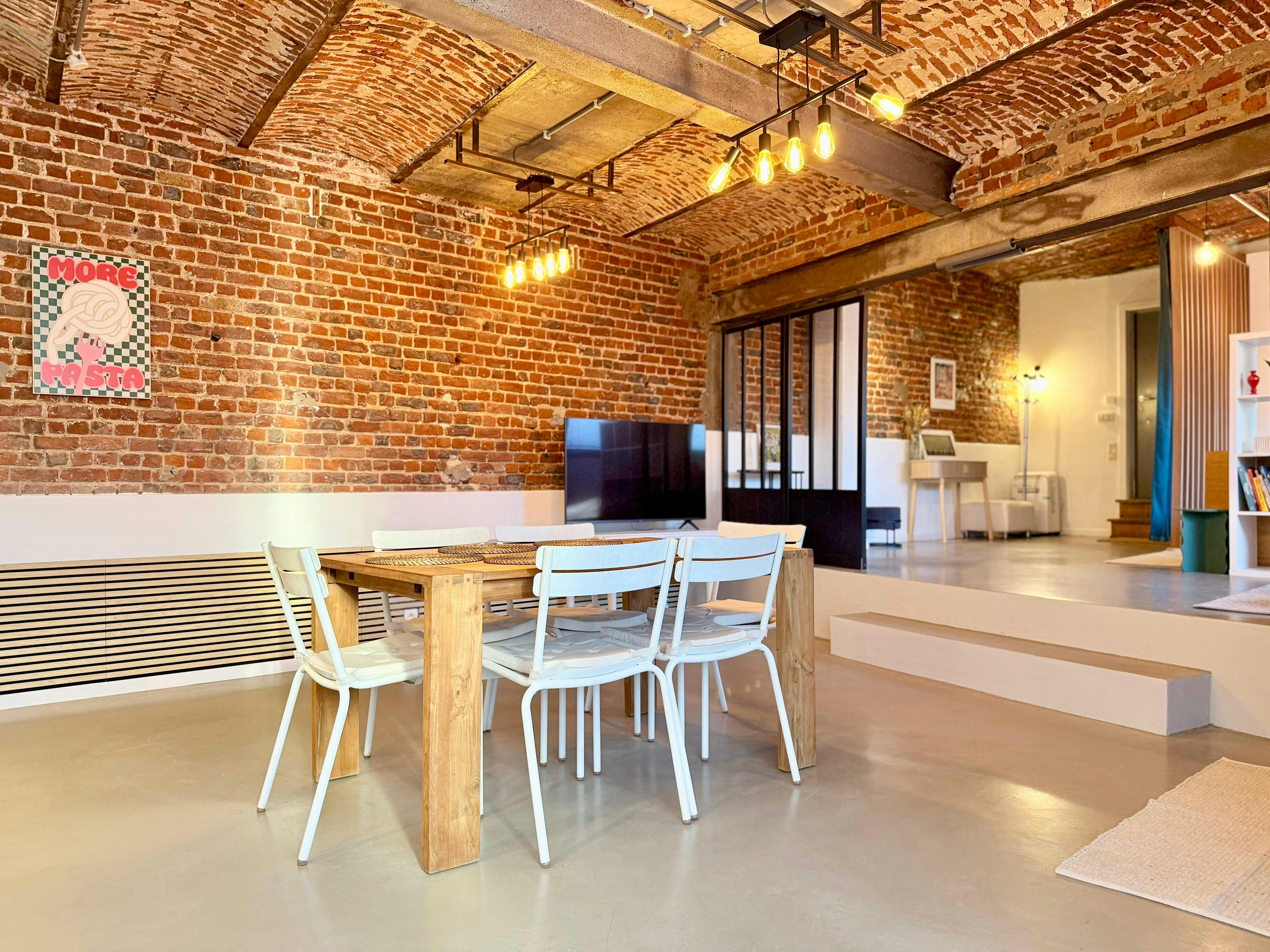 Studio for rent for €1,200 per month in Uccle, Rue Steenvelt