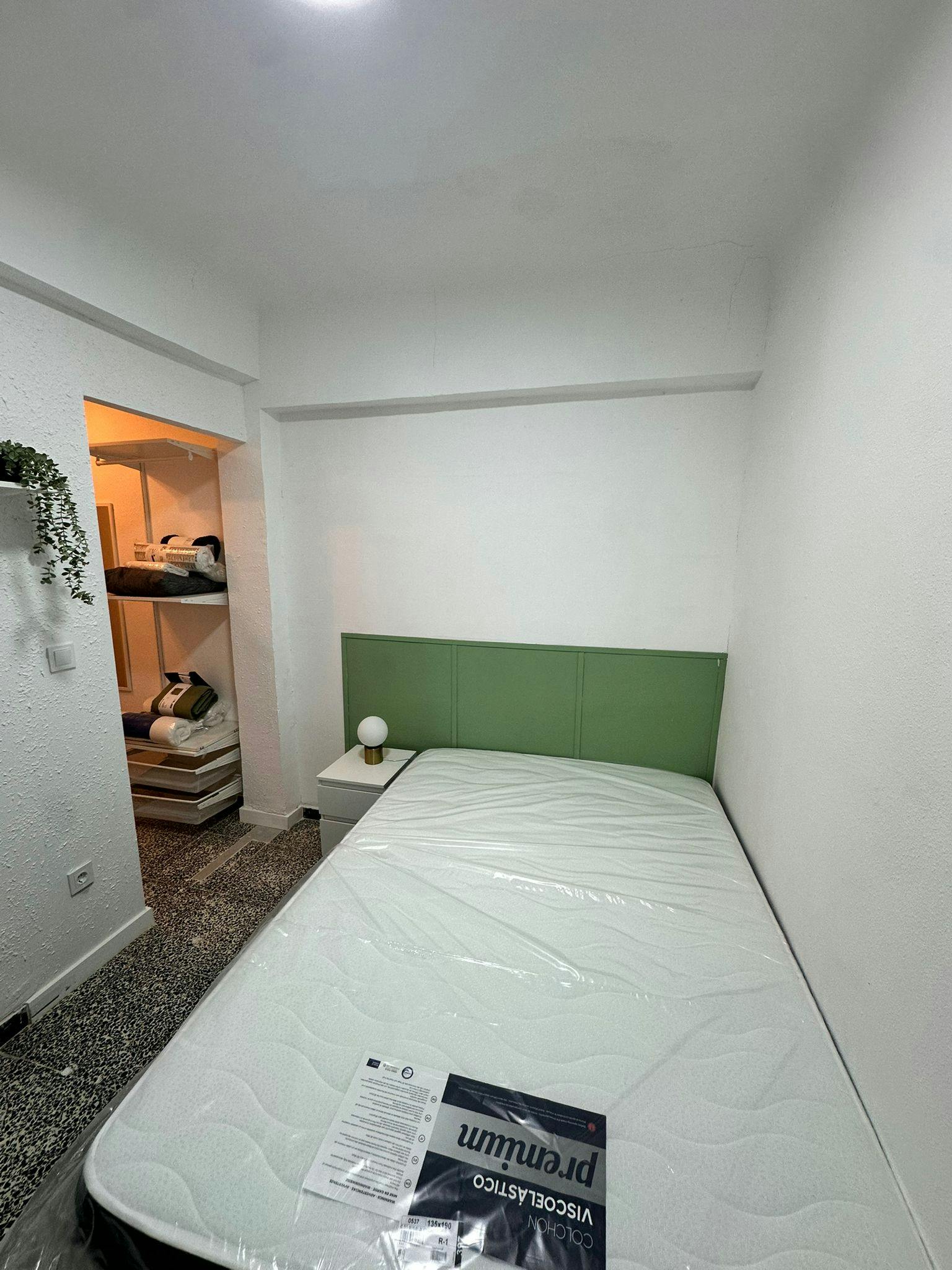Single room Alicante (Alacant), 1 bed, 10m² — photo 2