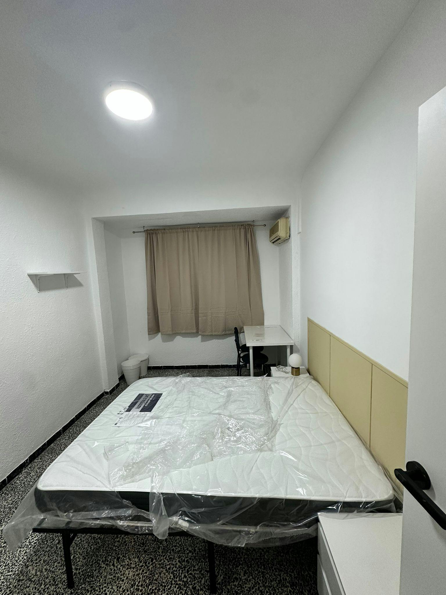 Single room Alicante (Alacant), 1 bed, 11m² — photo 4