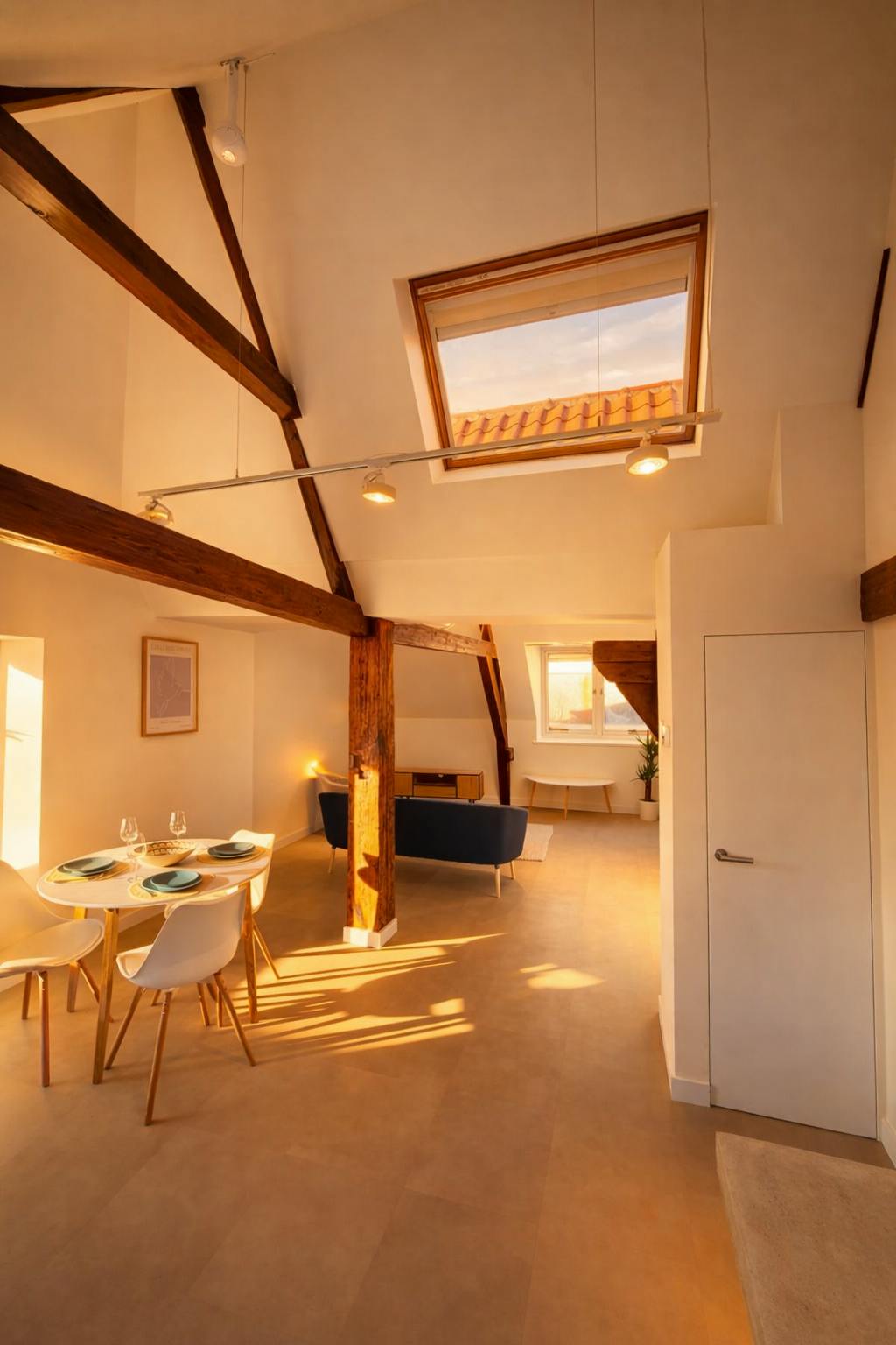 Apartment for rent for €2,250 per month in Delft, Noordeinde