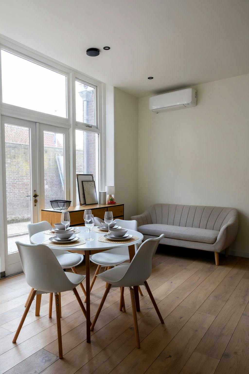 Apartment for rent for €2,250 per month in Delft, Noordeinde