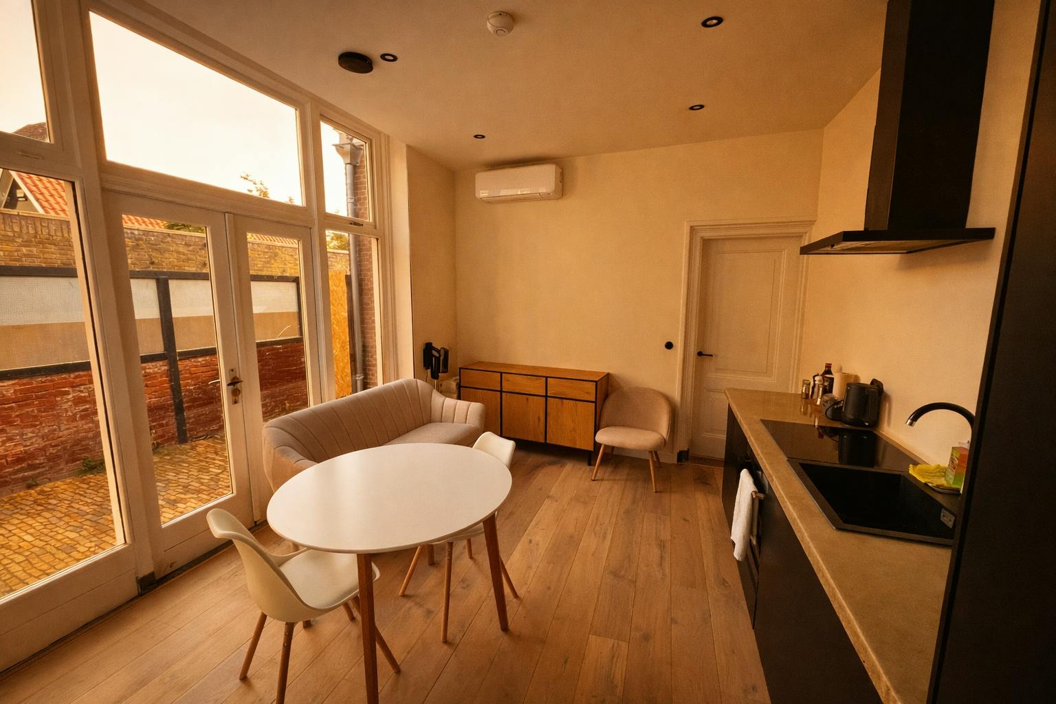 Apartment for rent for €2,250 per month in Delft, Noordeinde