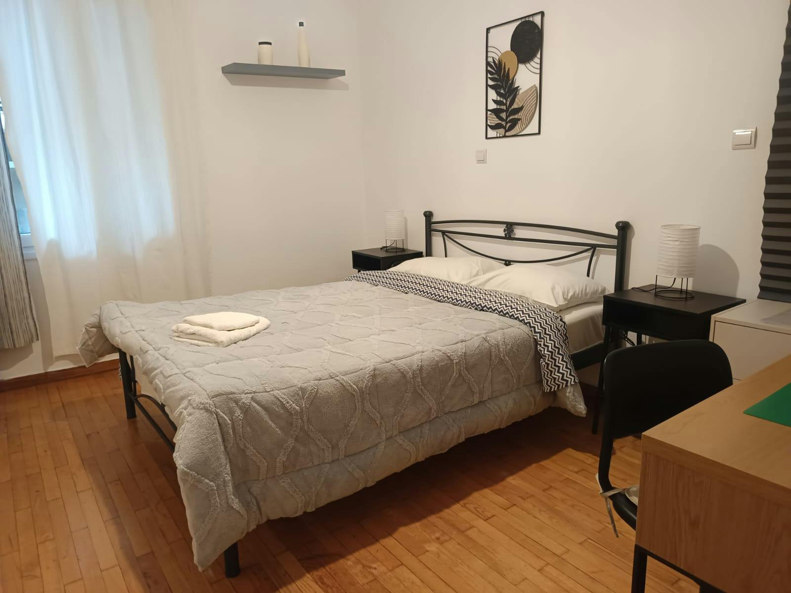 私人房间 正在以 €475 的月租出租，其位于 Athina, Erifilis