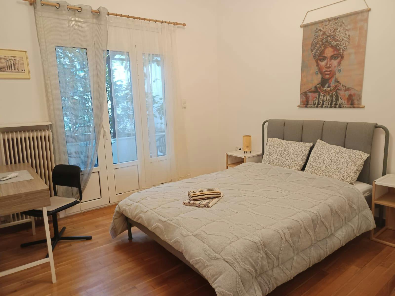 Erifilis, Athina preview