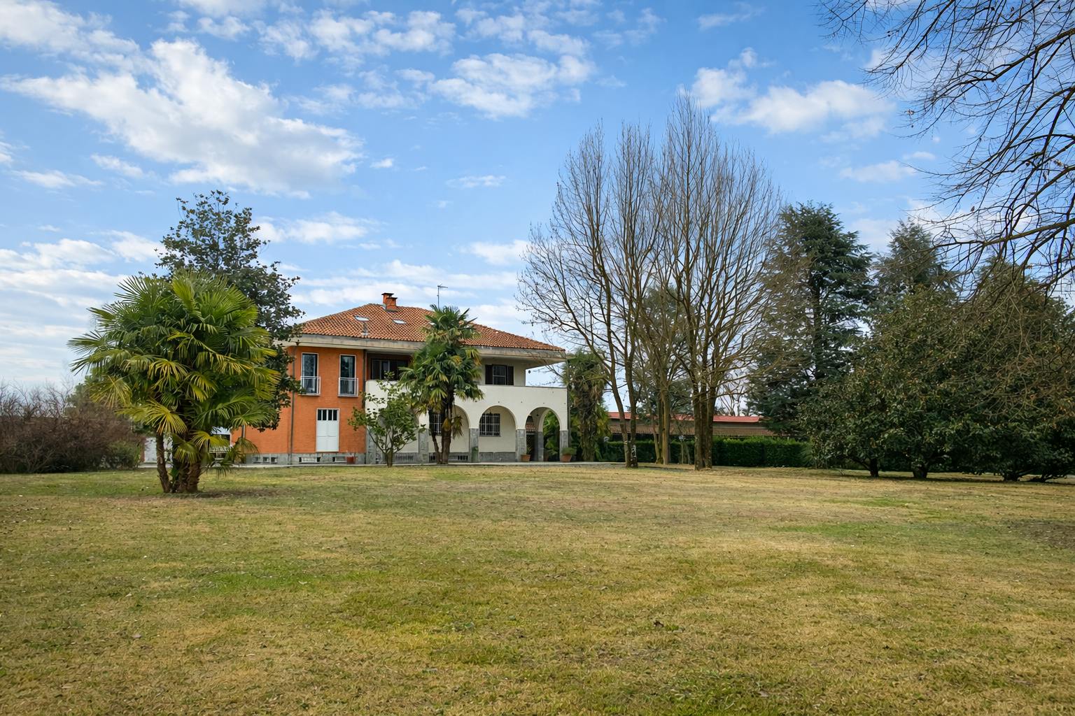 Casa in affitto a 3498 € al mese a Cotonificio, Via Lanzo