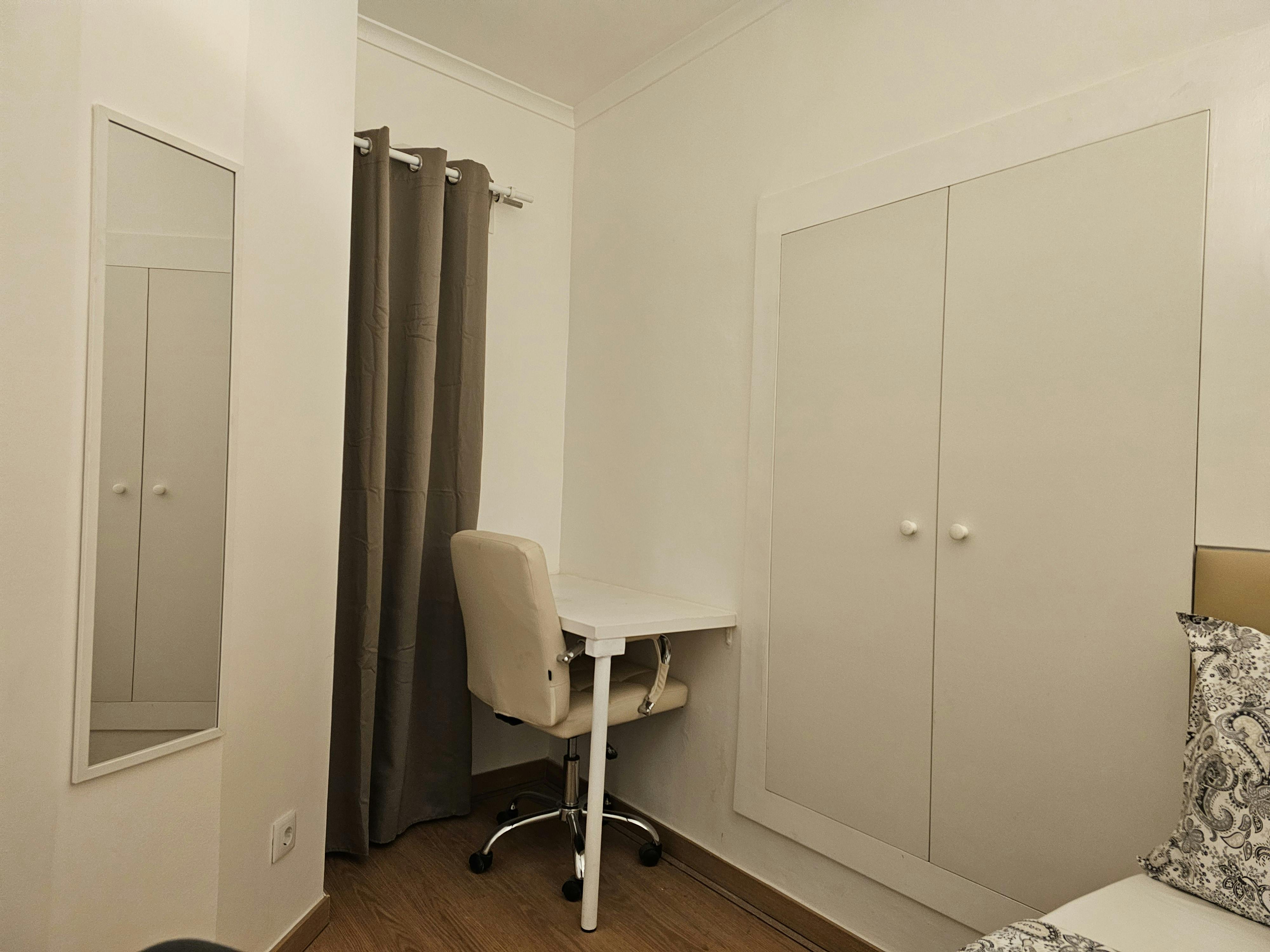 Single room Lisbon, 1 bed, 24m² — photo 18