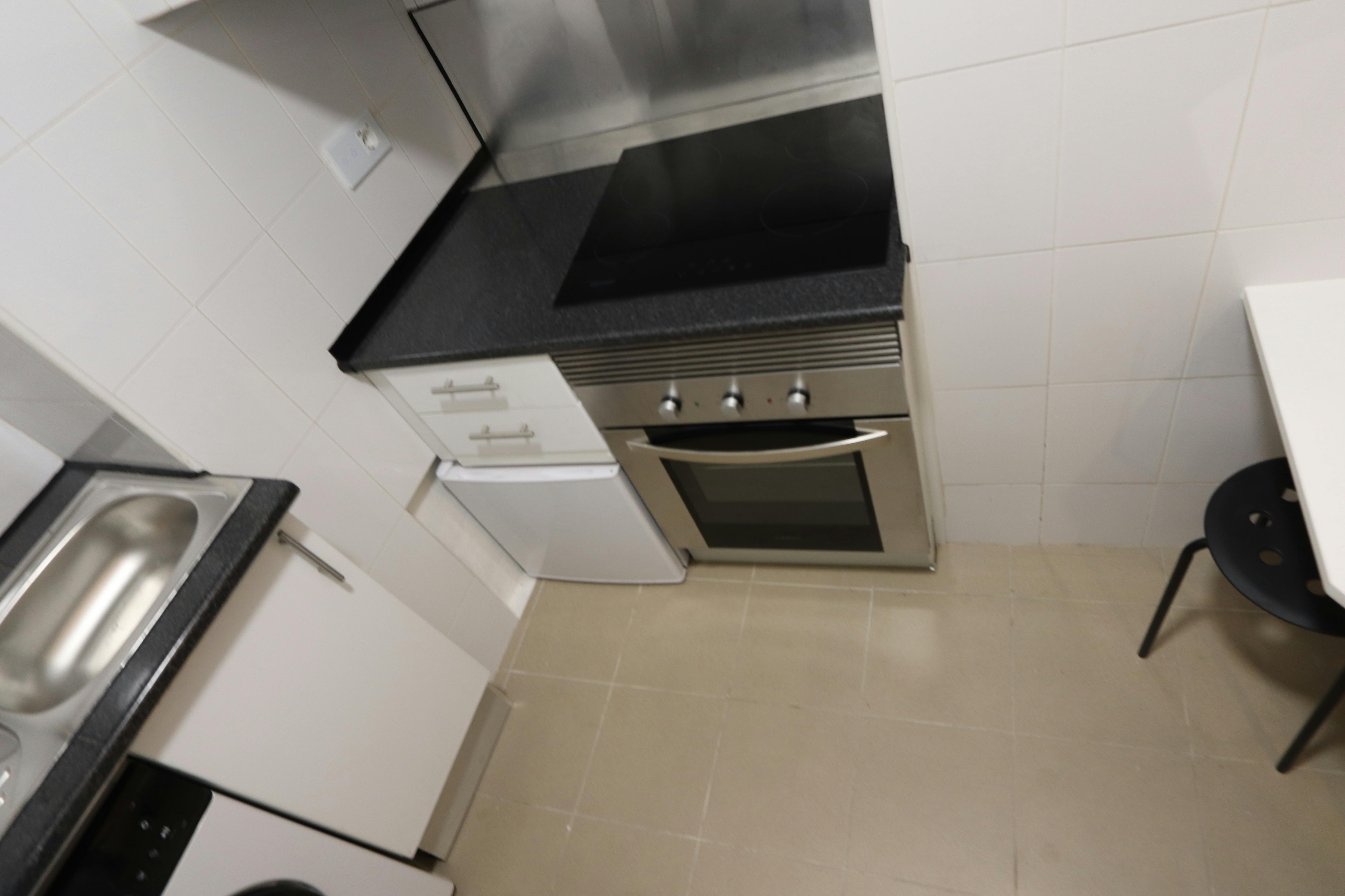 Single room Lisbon, 1 bed, 24m² — photo 7