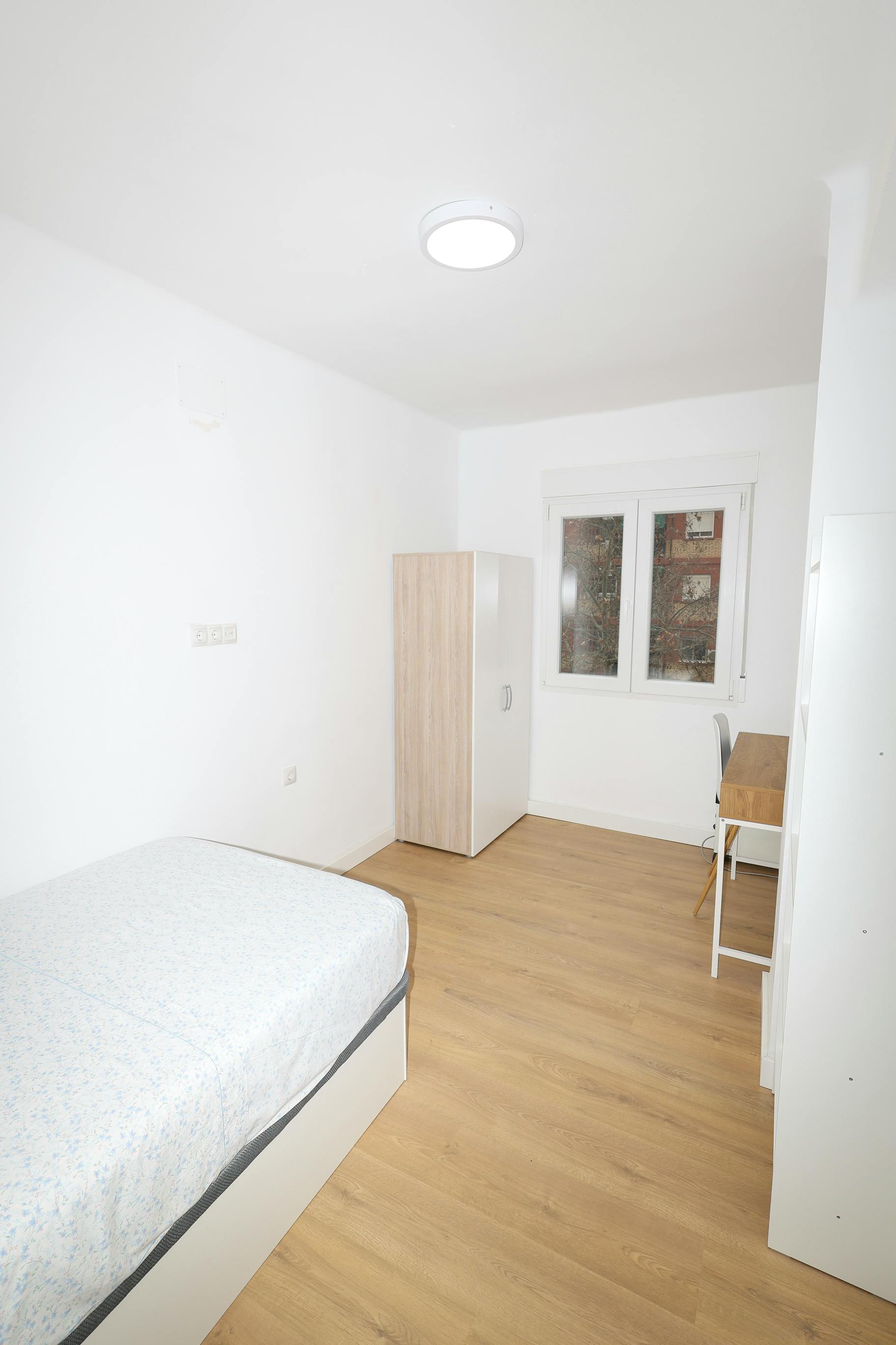 Single room Valencia, 1 bed, 8m² — photo 3