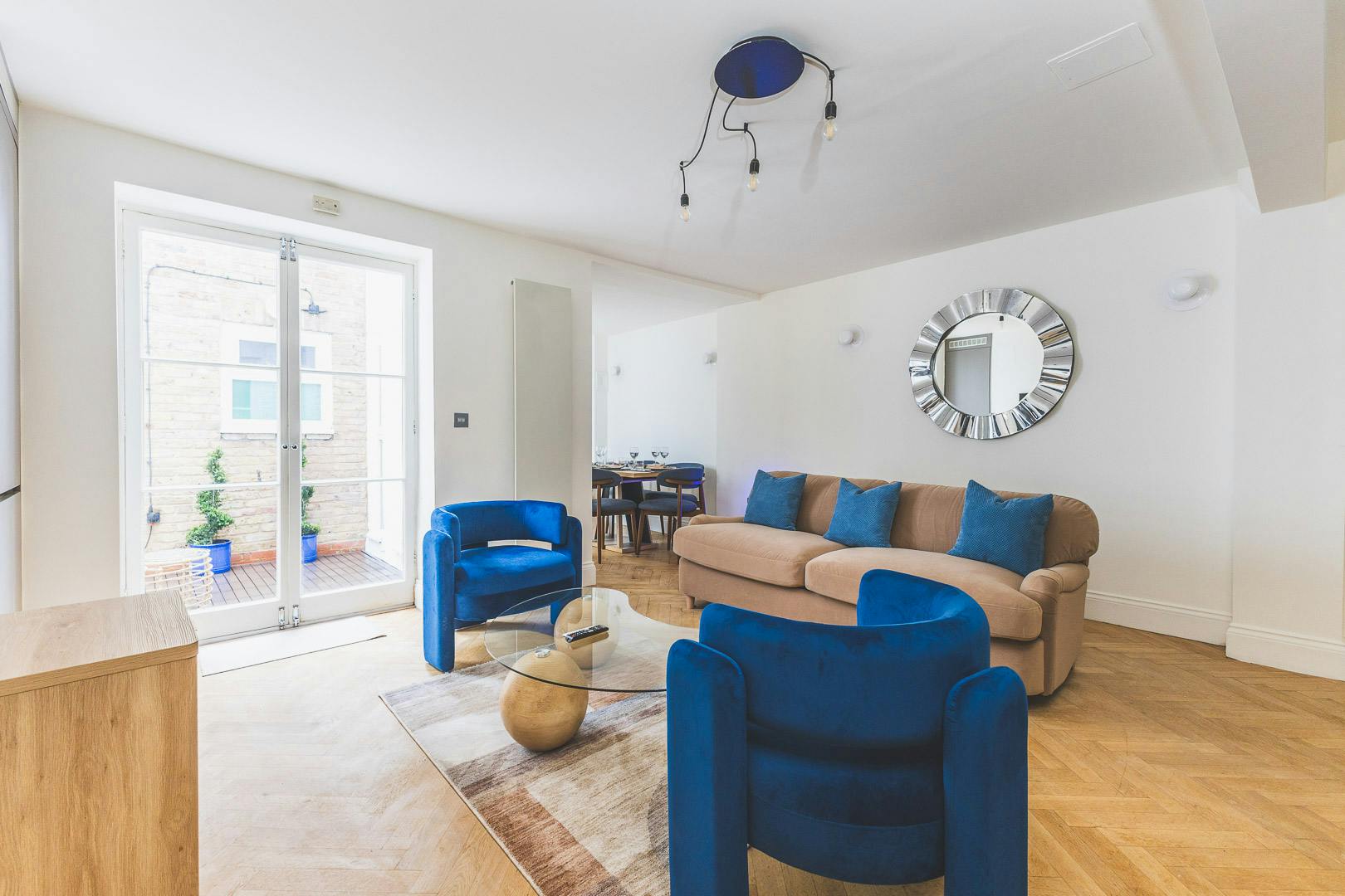 Apartment for rent for £5,827 per month in London, Gloucester Place