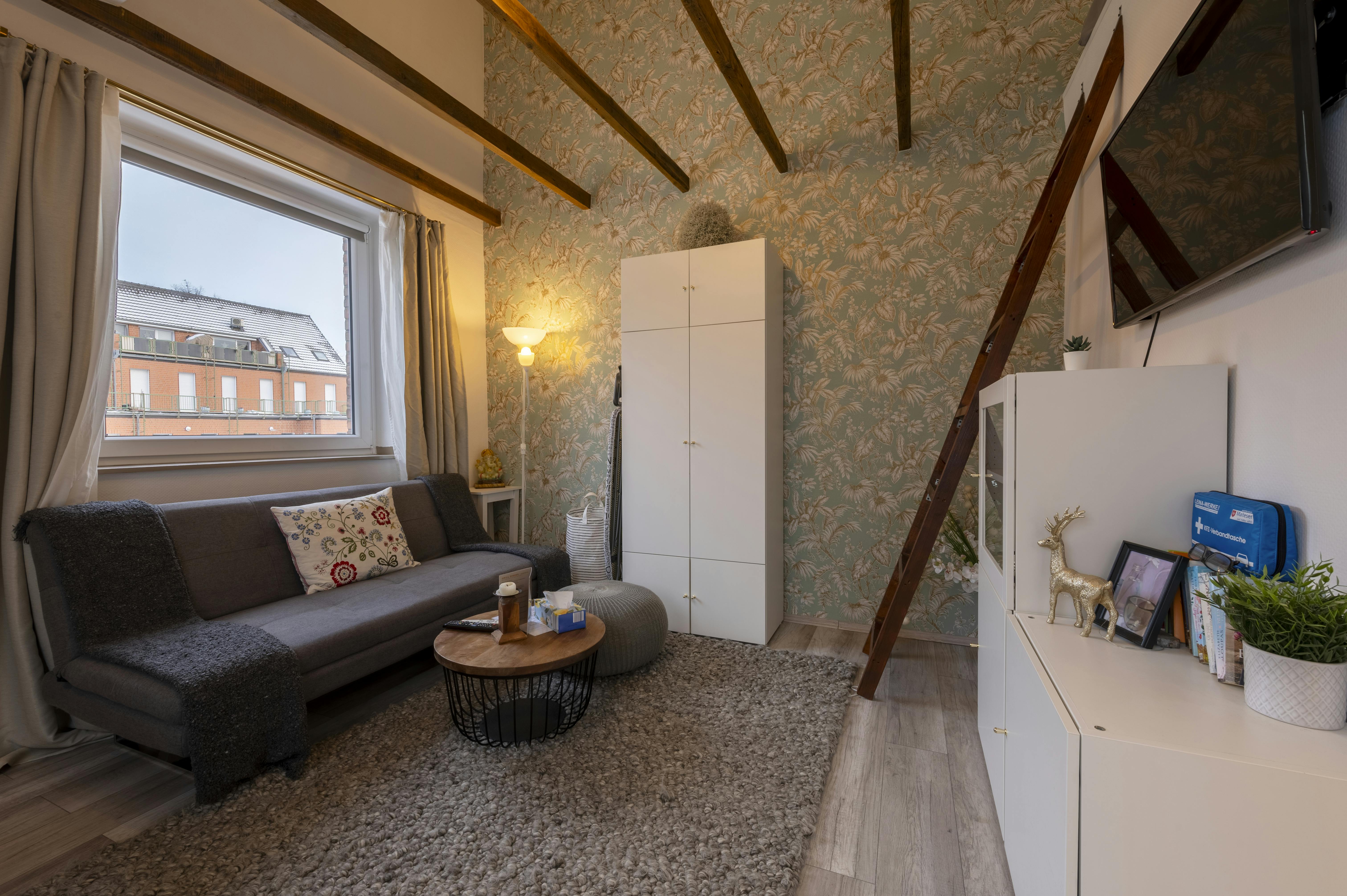 Studio for rent for €1,200 per month in Krefeld, Nießenstraße