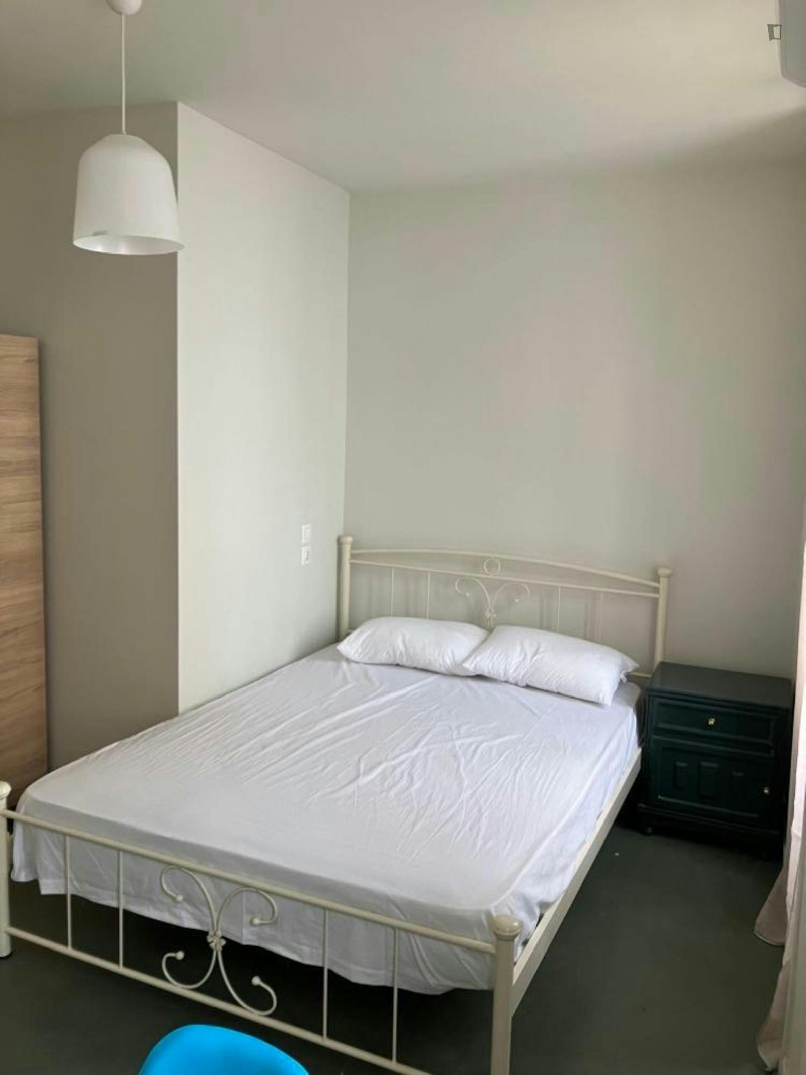 Privat rum att hyra för 350 € i månaden i Pátra, Votsari