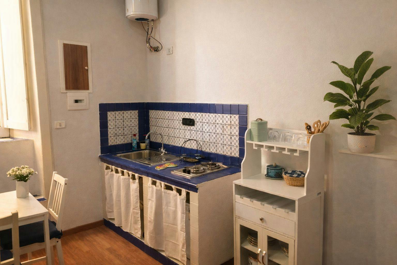 Studio for rent for €500 per month in Naples, Piazzetta San Giovanni in Porta