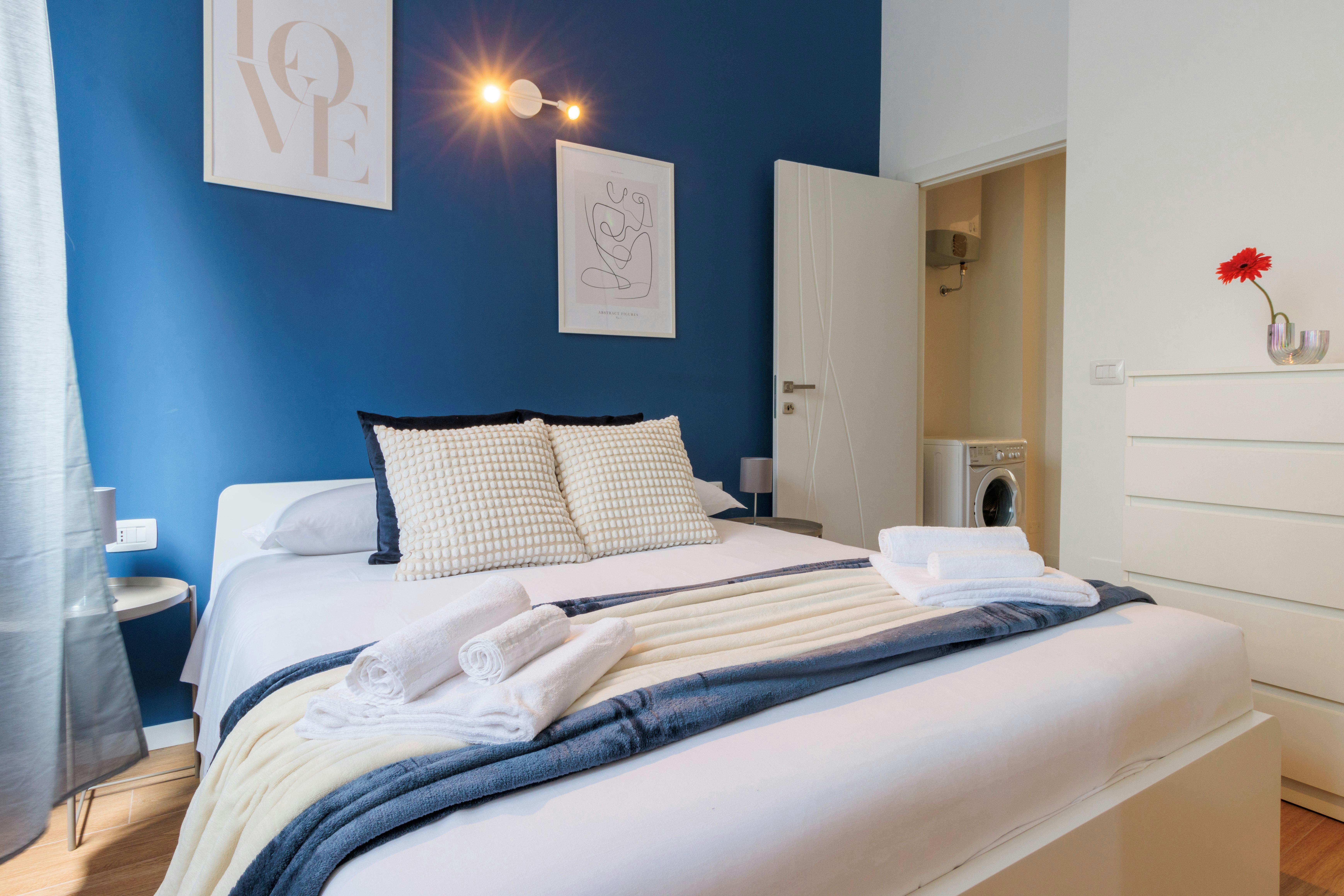 Building for rent for €1,000 per month in Turin, Via Cesana