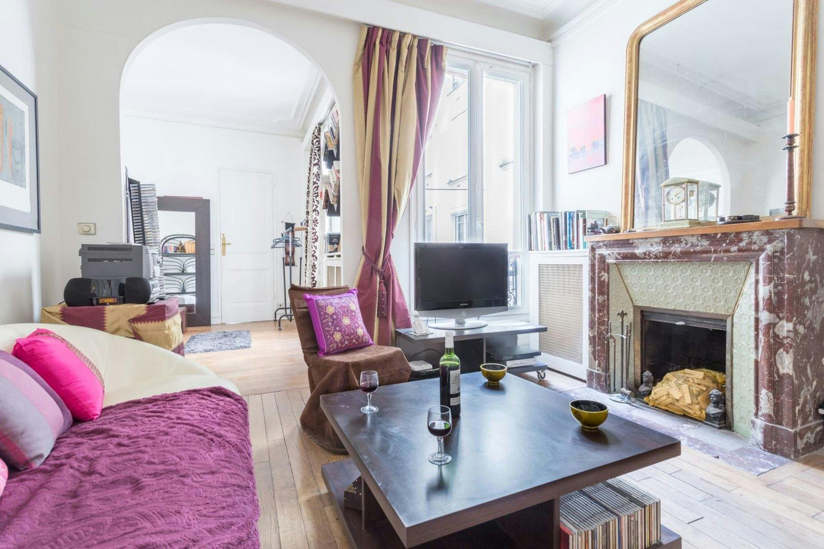 Apartment for rent for €9,999 per month in Paris, Boulevard des Batignolles