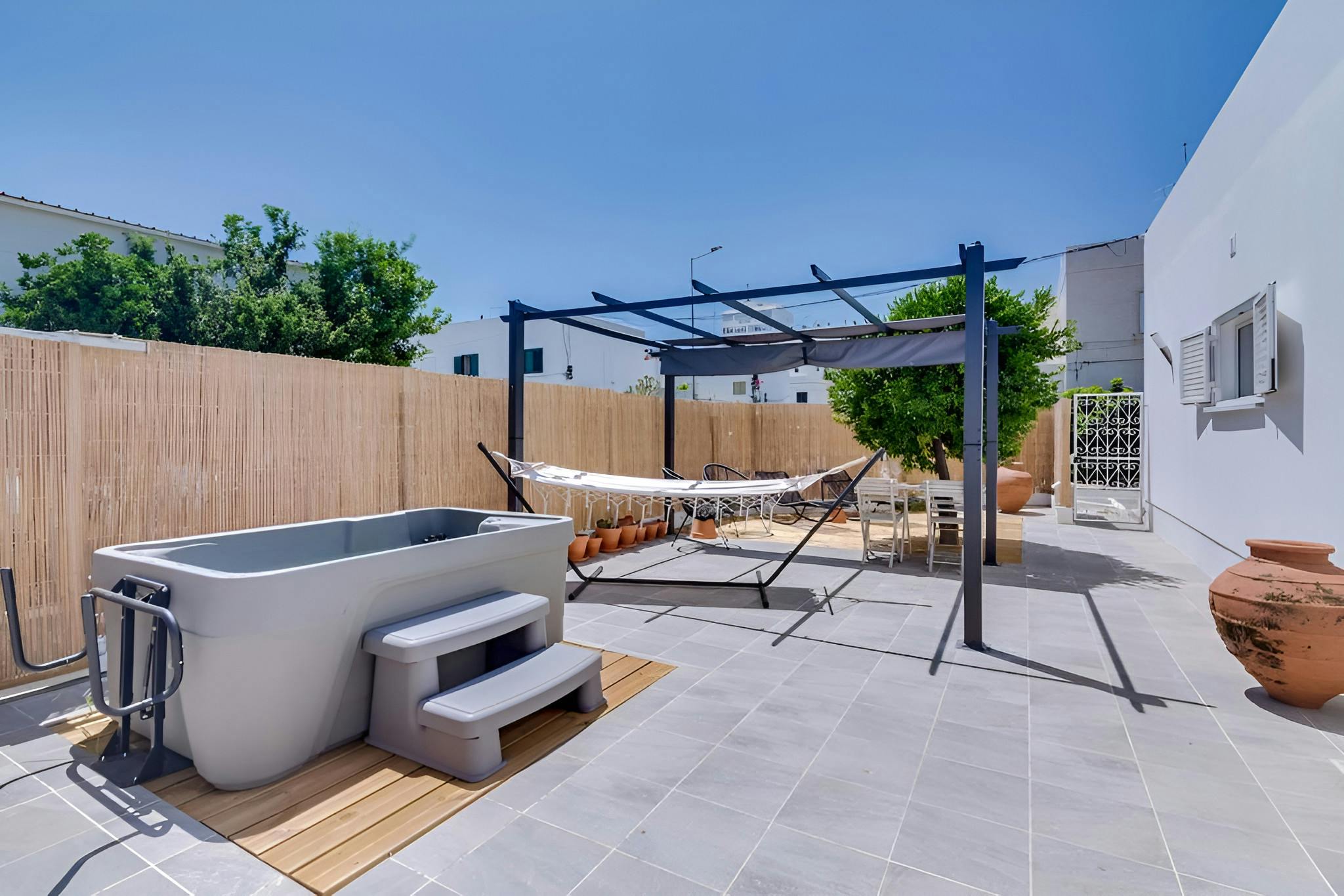 Casa in affitto a 9999 € al mese a Olhão, Rua João da Rosa