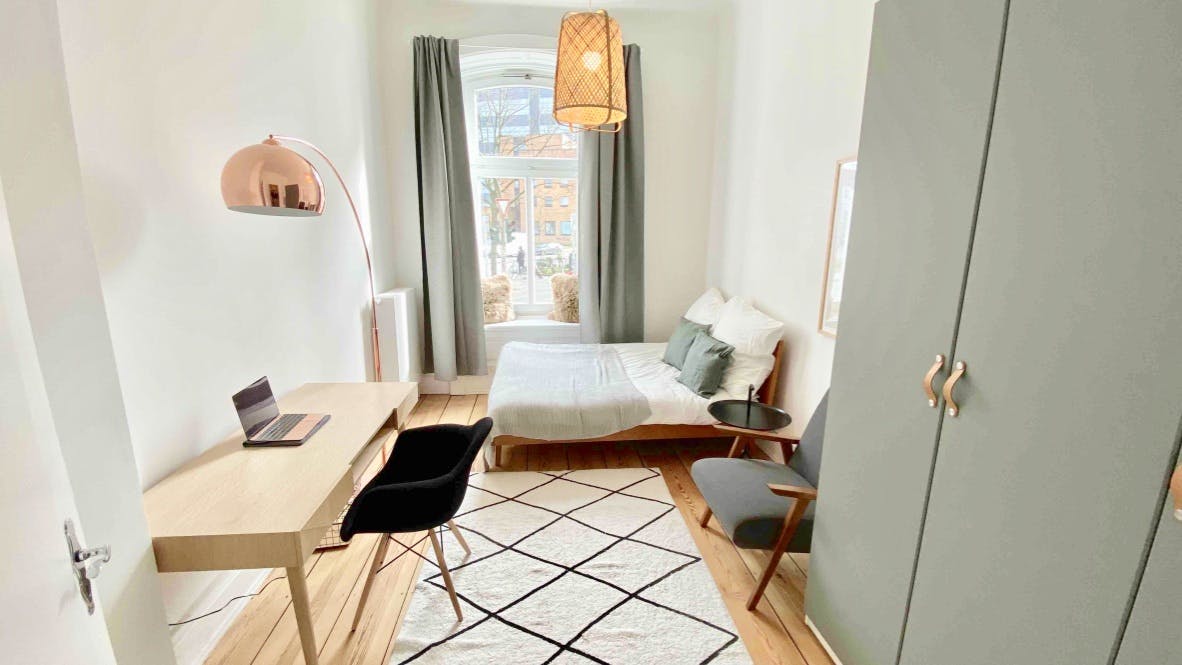 WG-Zimmer zu mieten für 995 € pro Monat in Hamburg, Detlev-Bremer-Straße