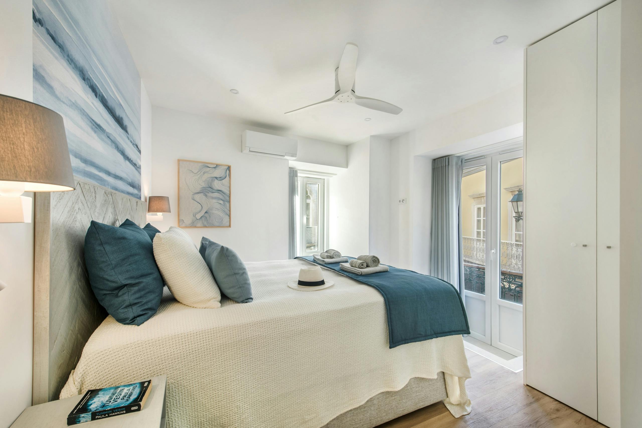 Apartment for rent for €9,999 per month in Faro, Rua Tenente Valadim