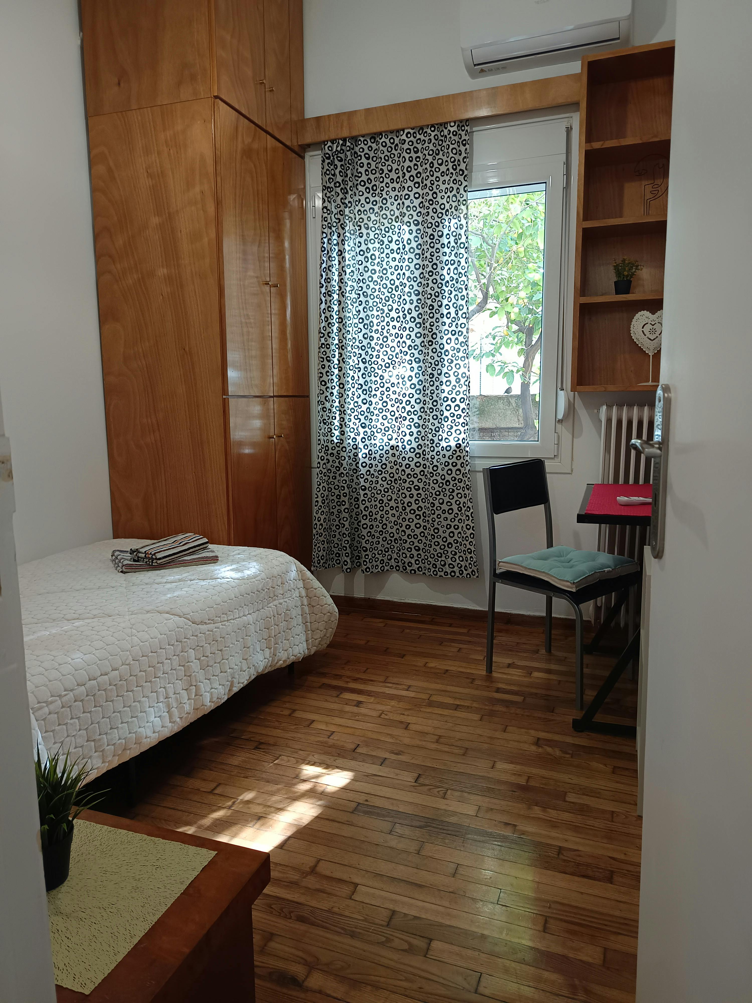 Erifilis, Athina preview