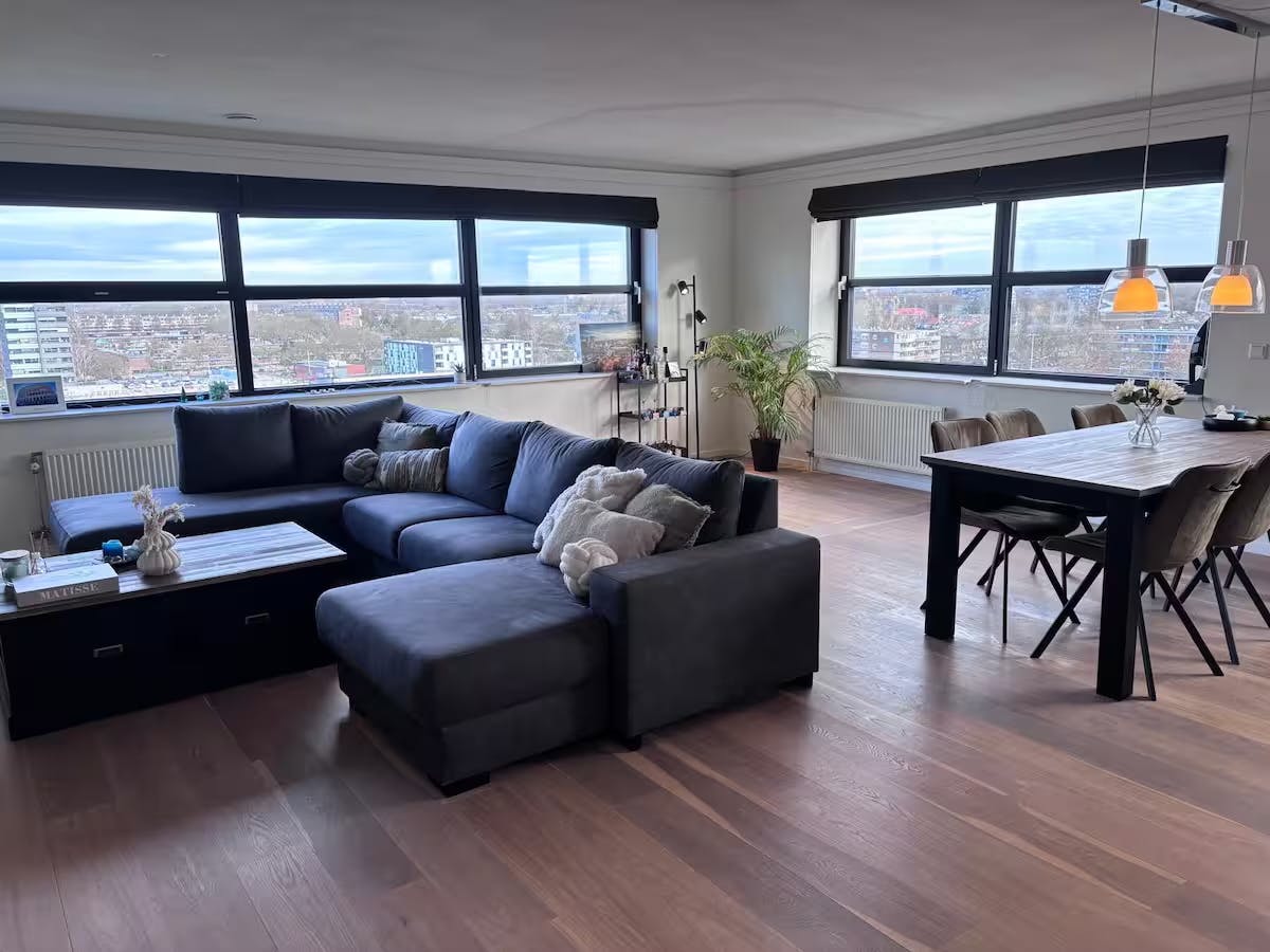 公寓 正在以 €3,300 的月租出租，其位于 Eindhoven, Winkelcentrum Woensel