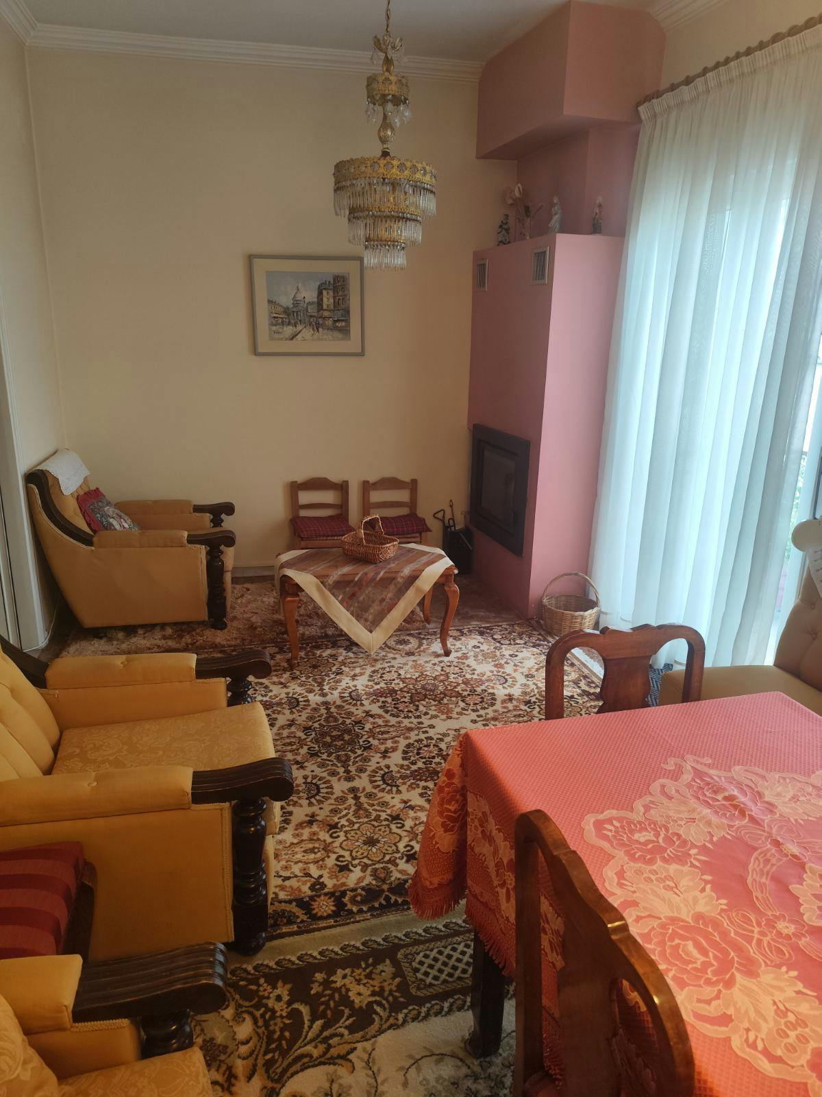 Apartament de închiriat pentru 650 EUR pe lună în Pátra, Agias Paraskevis