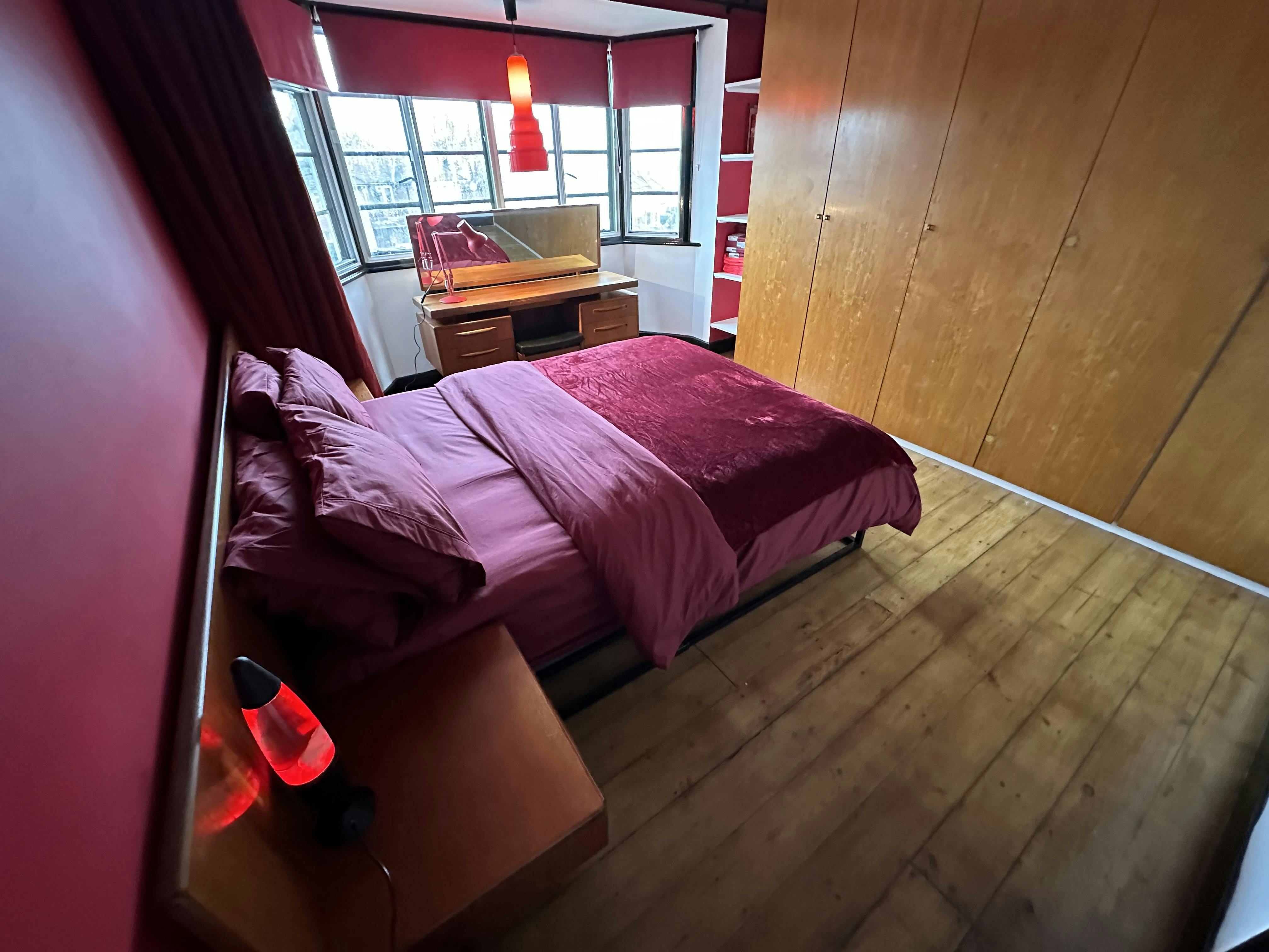 Private room for rent for £1,000 per month in London, Merrivale