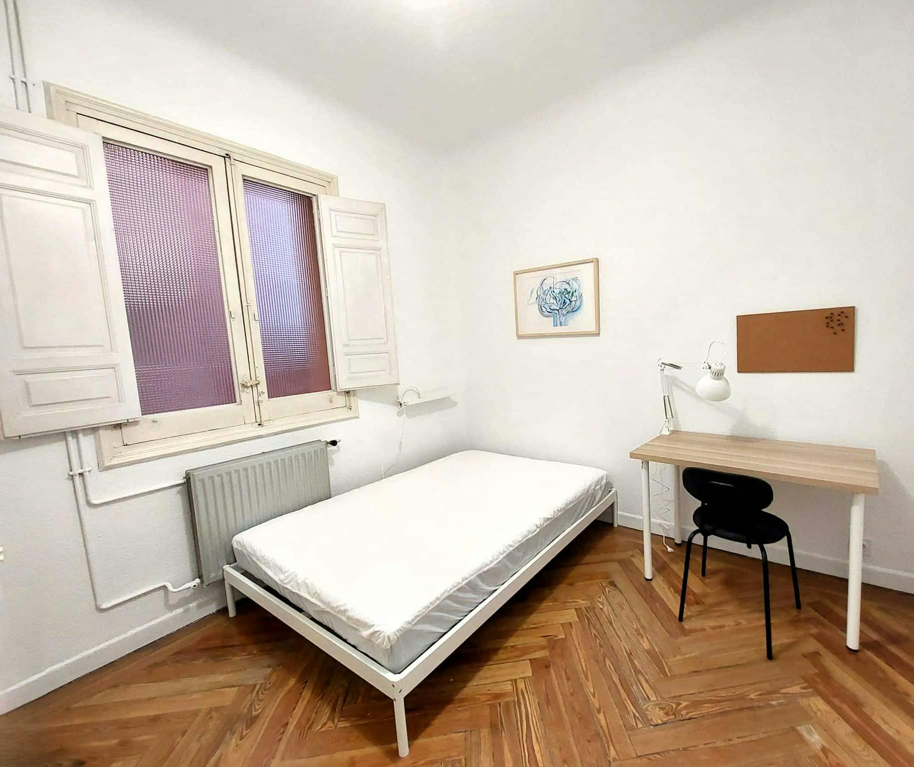 Private room in Calle de Bailén, Madrid (1683988) room image 1