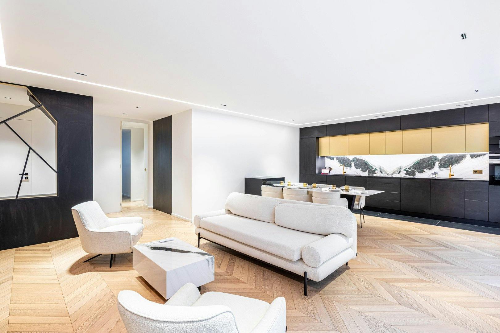 Apartment for rent for €9,999 per month in Paris, Rue Spontini