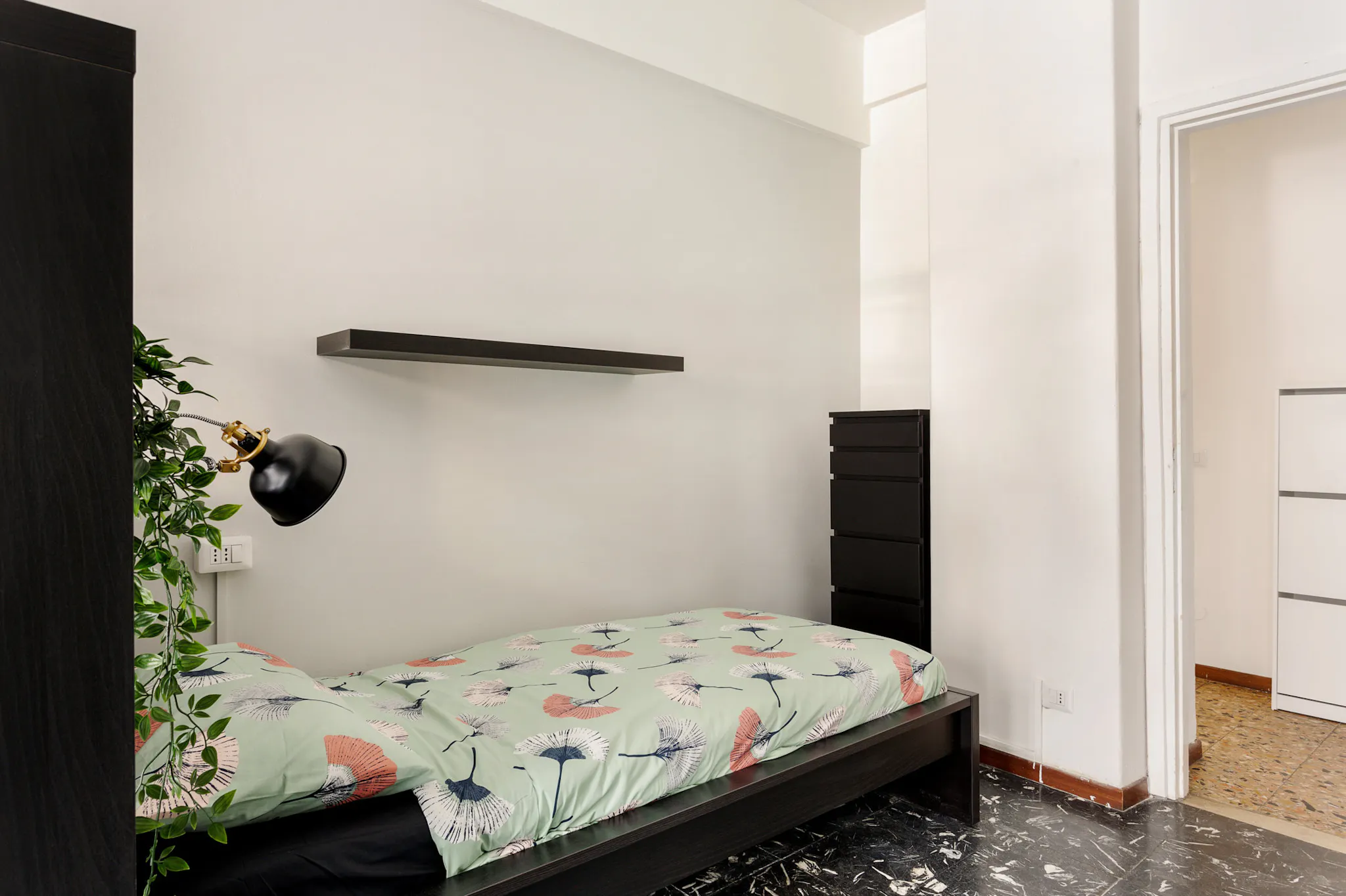Largo Giovanni Battista Scalabrini, Milan - à Milan