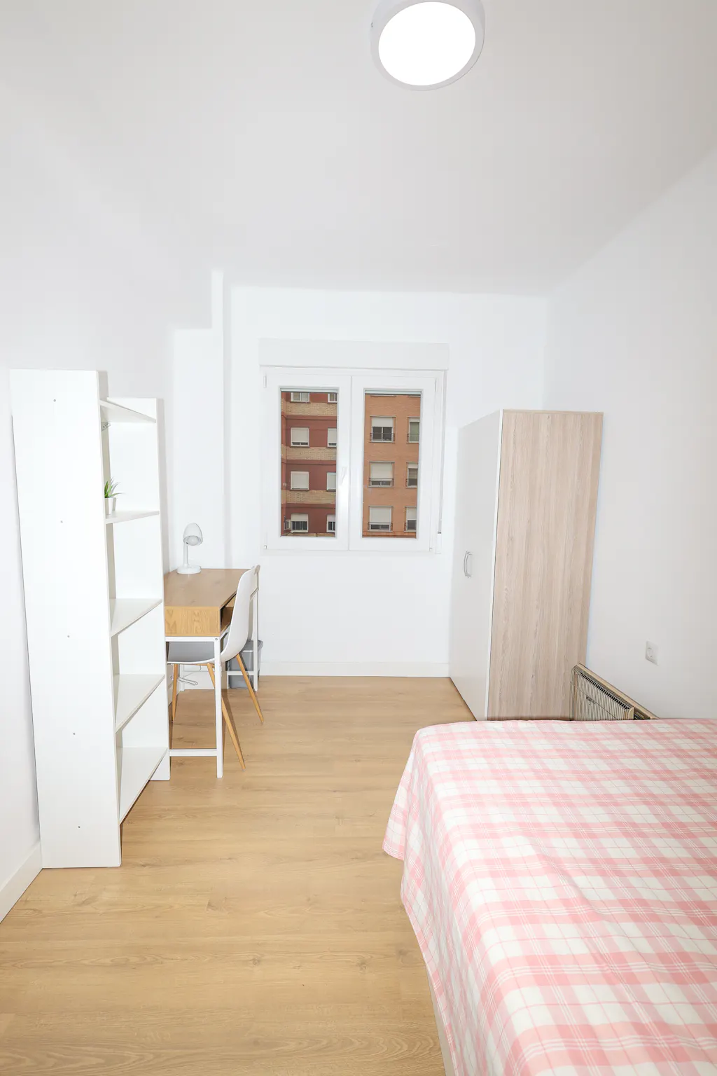 Carrer de l'Explorador Andrés, Valencia preview