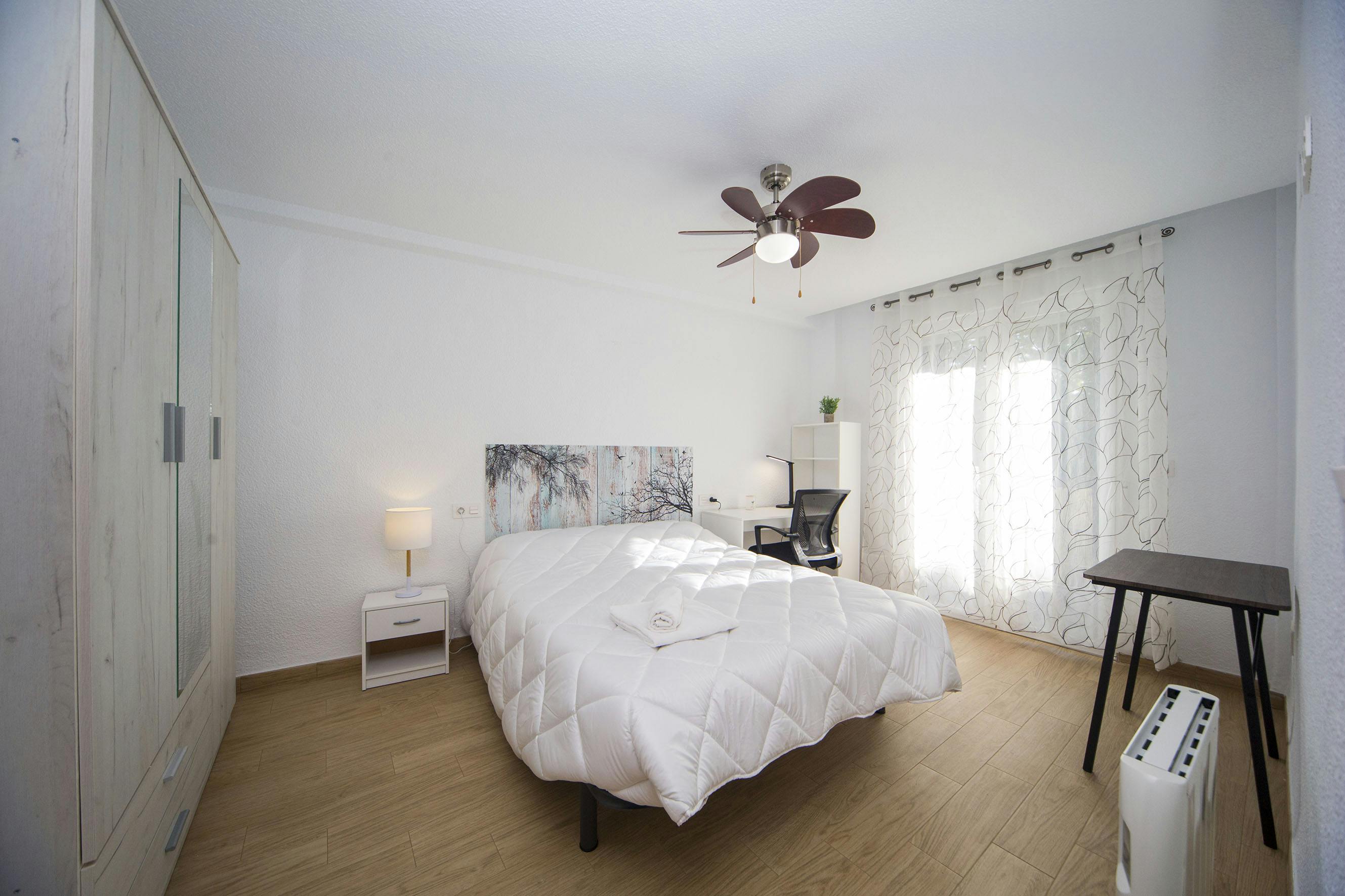 Privé kamer te huur voor € 400 per maand in Granada, Calle Acera de San Ildefonso