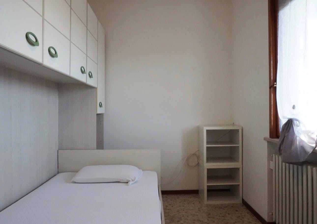 Double room Colorno, 1 bed, 15m² — photo 10