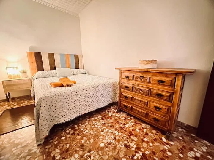 Private room in Carrer de Sant Mateu, Alicante 2